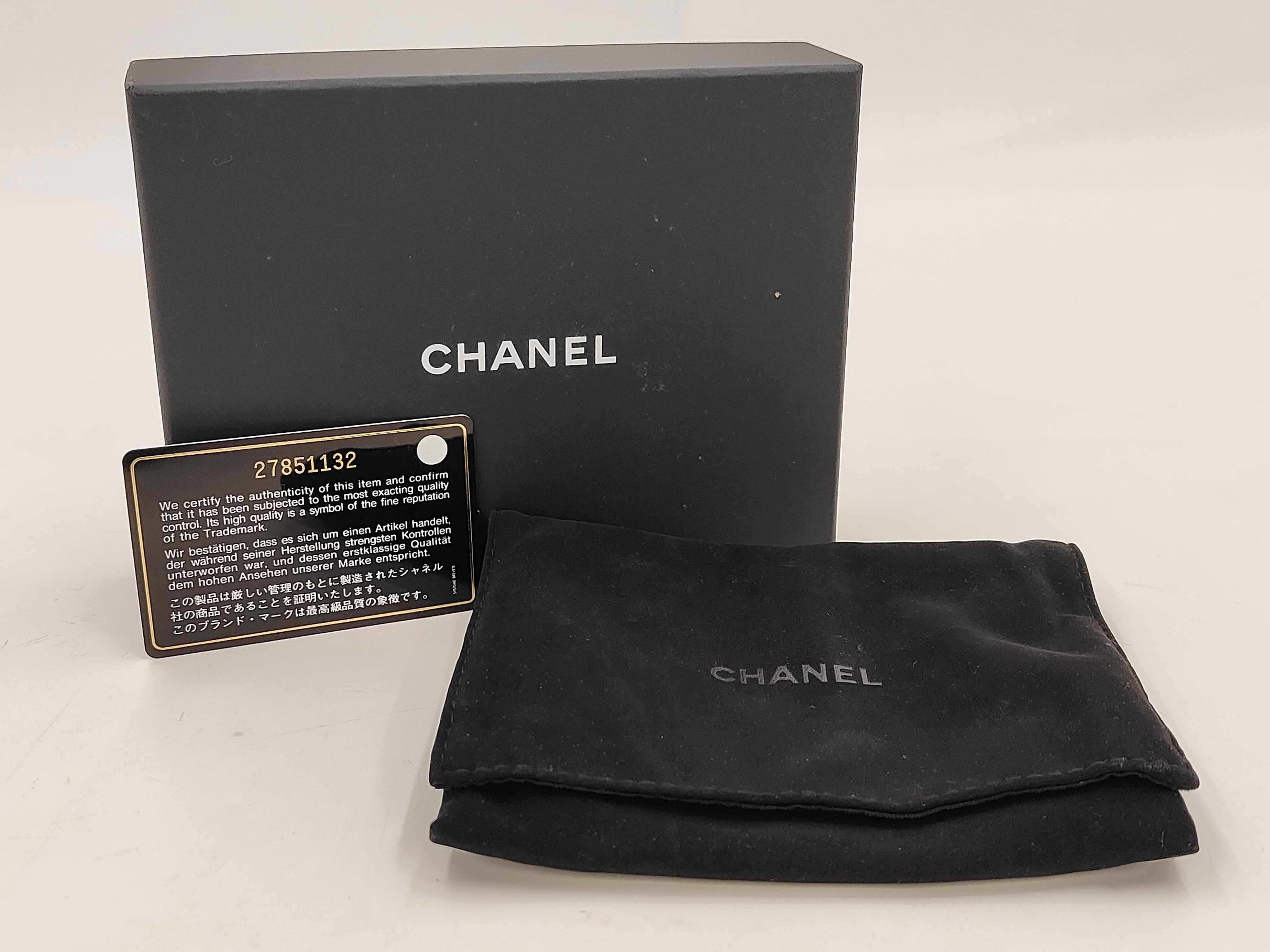 Matelassé Caviar Leather Black Wallet (with accessories) — view 9