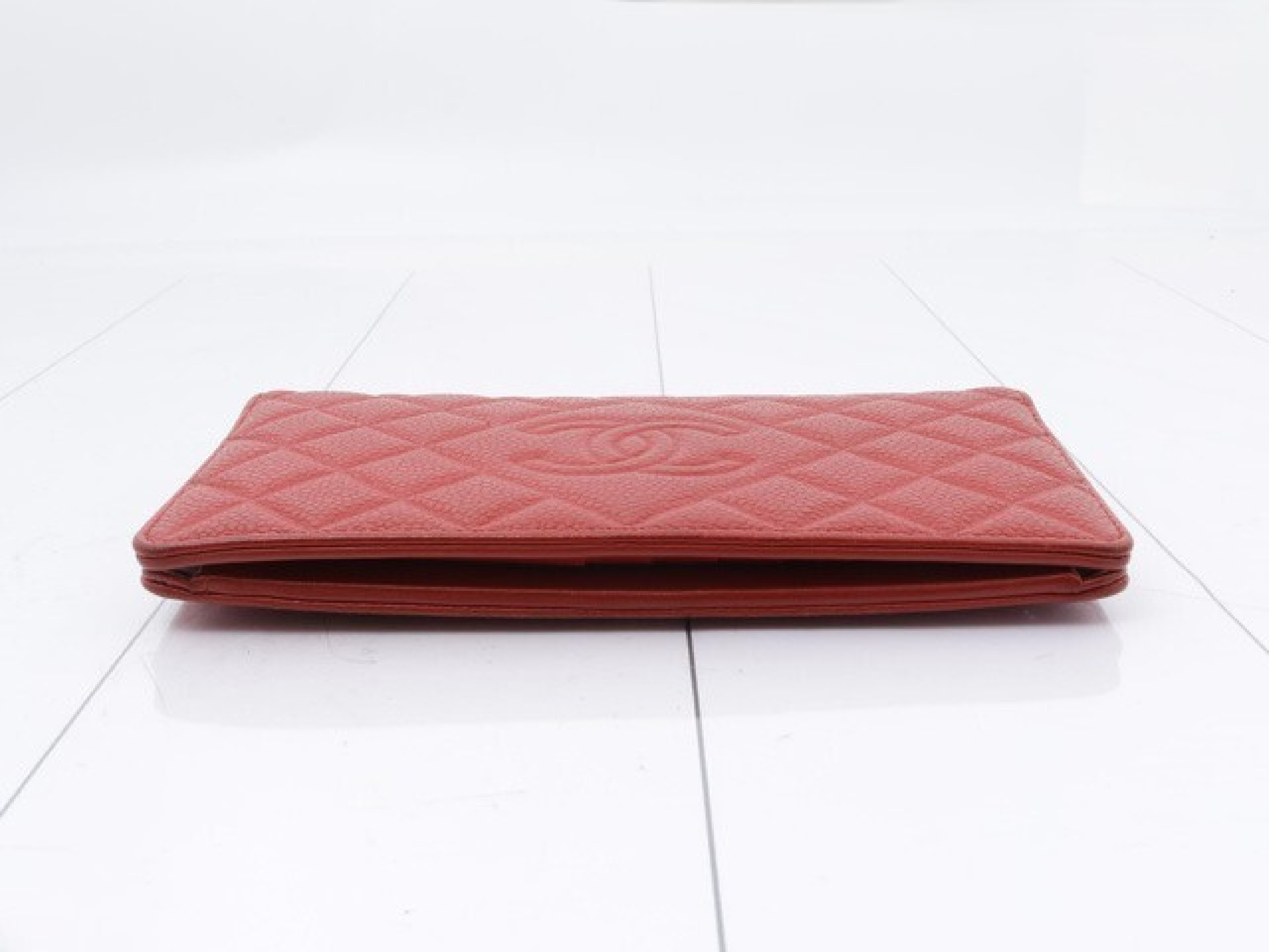 Matelassé (Bag) and Wallet — view 3