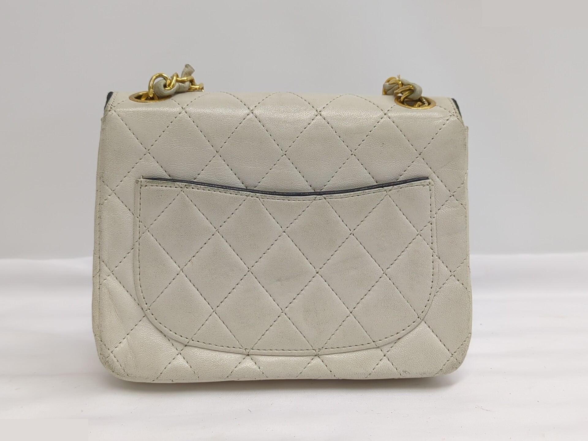 Matelassé (bag) - Shoulder bag — view 2