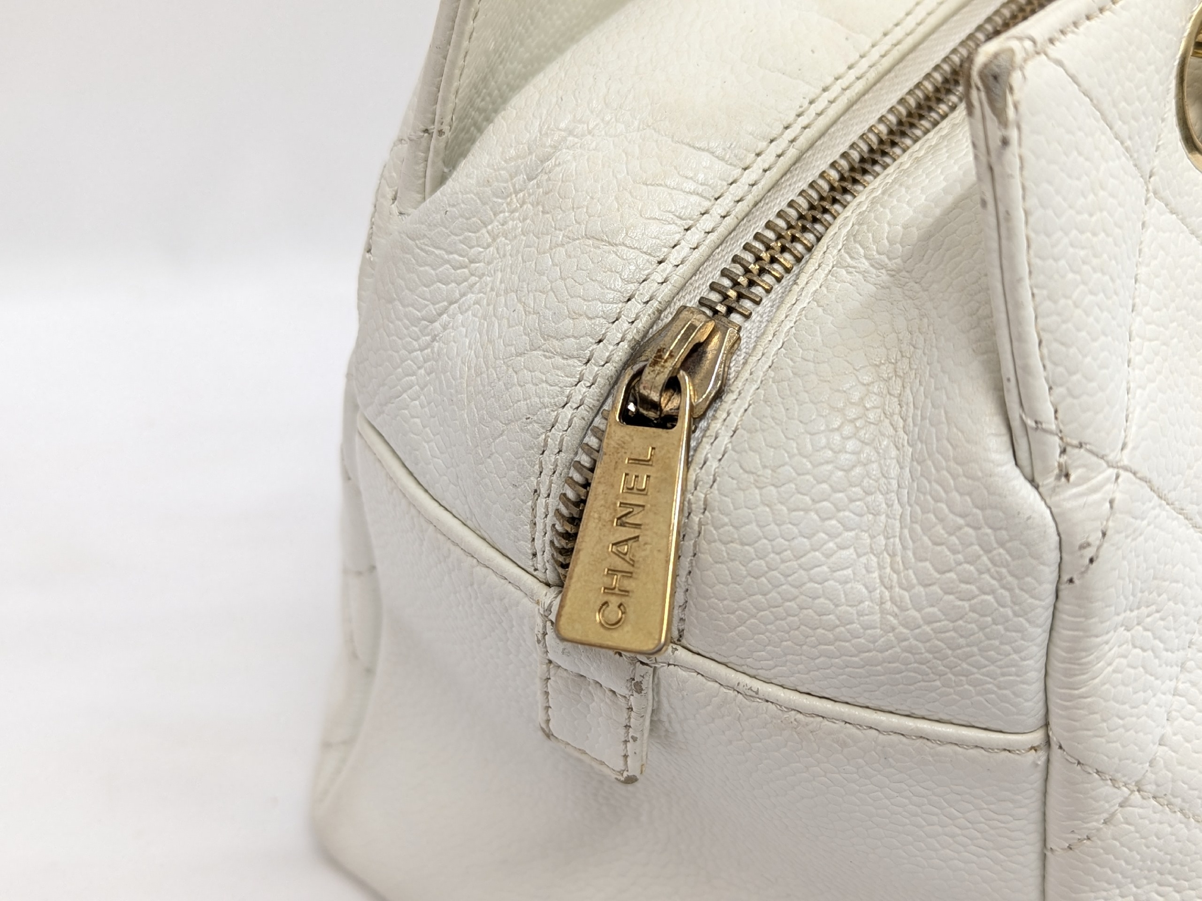 Caviar Skin PTT Chain Tote, White, Series 7 Handbag — view 9