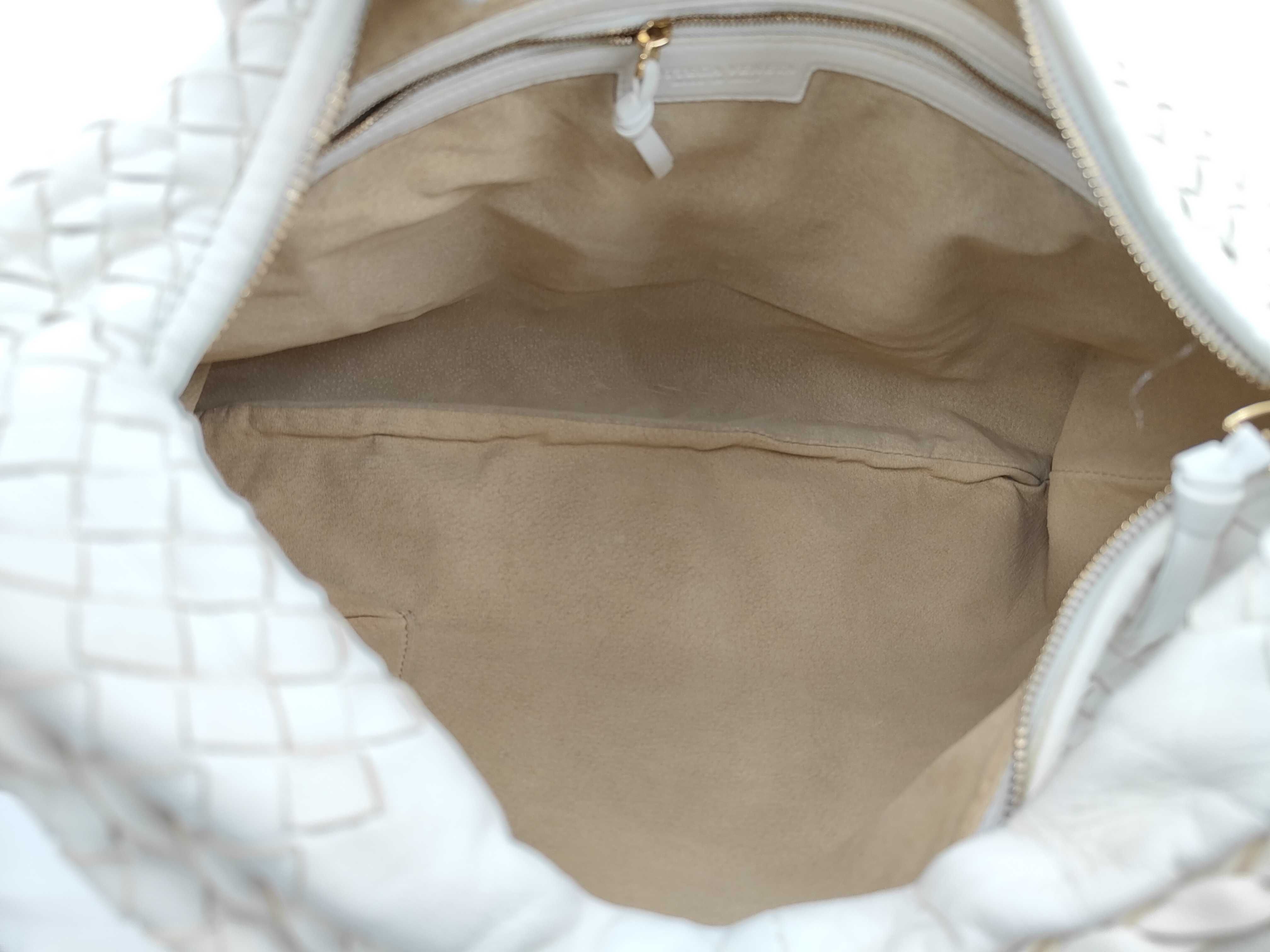 Intrecciato Hobo Handbag — view 8