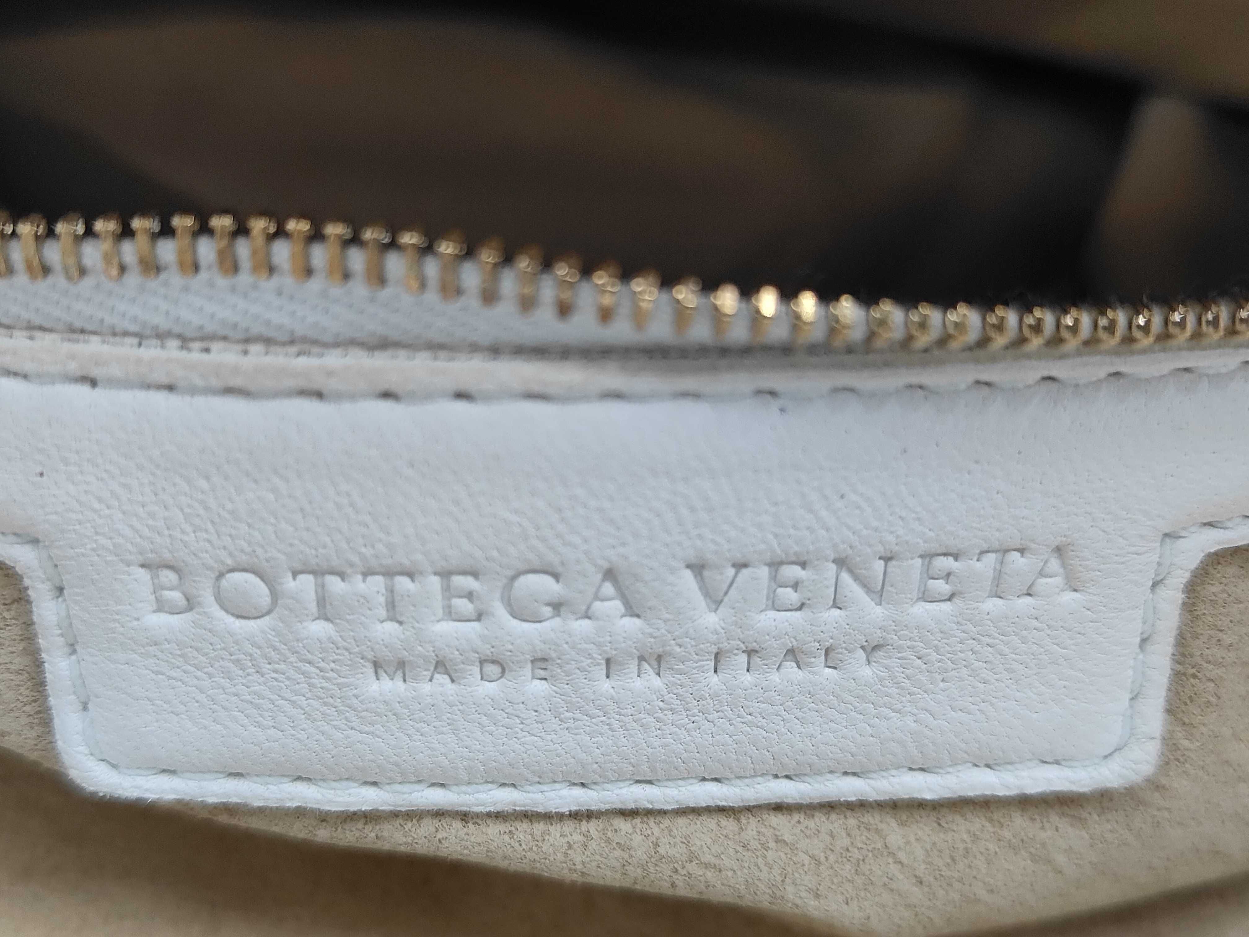 Intrecciato Hobo Handbag — view 10