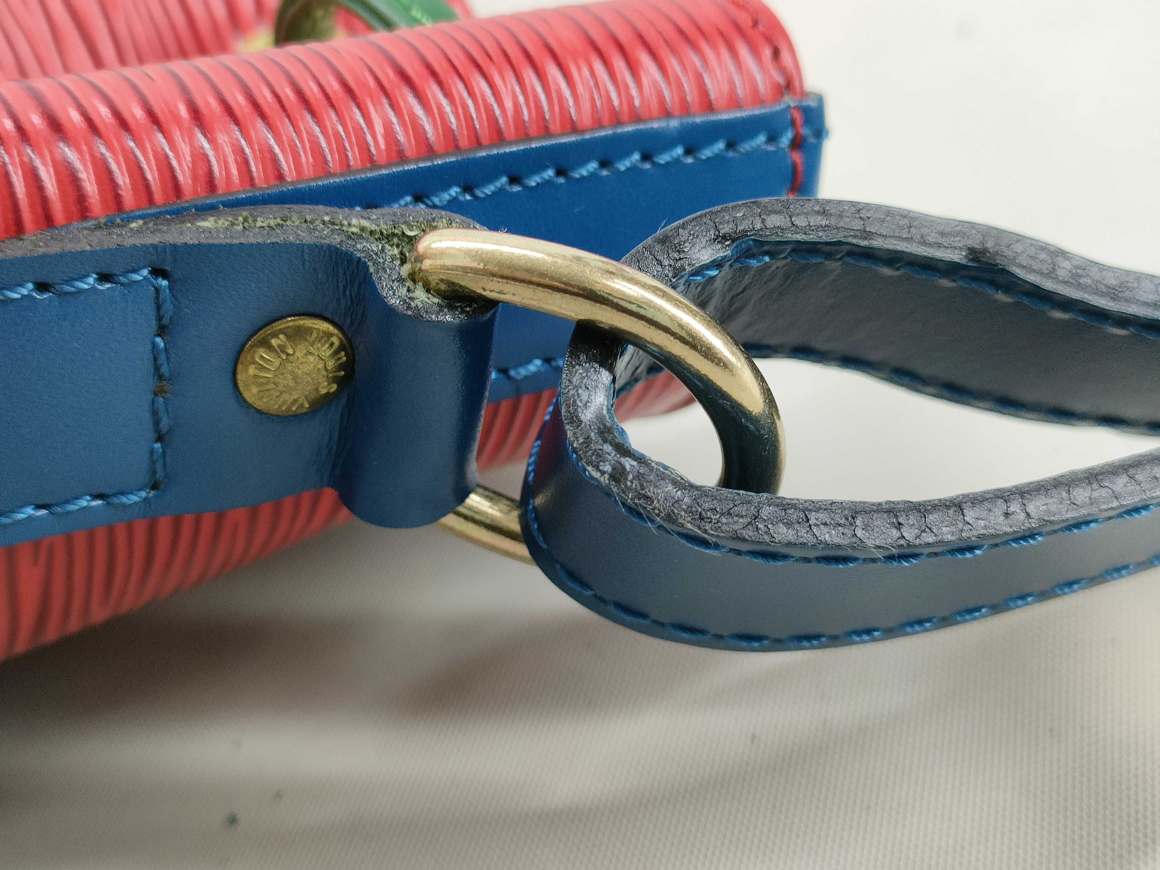 Epi LV Bag Shoulder Bag — view 8