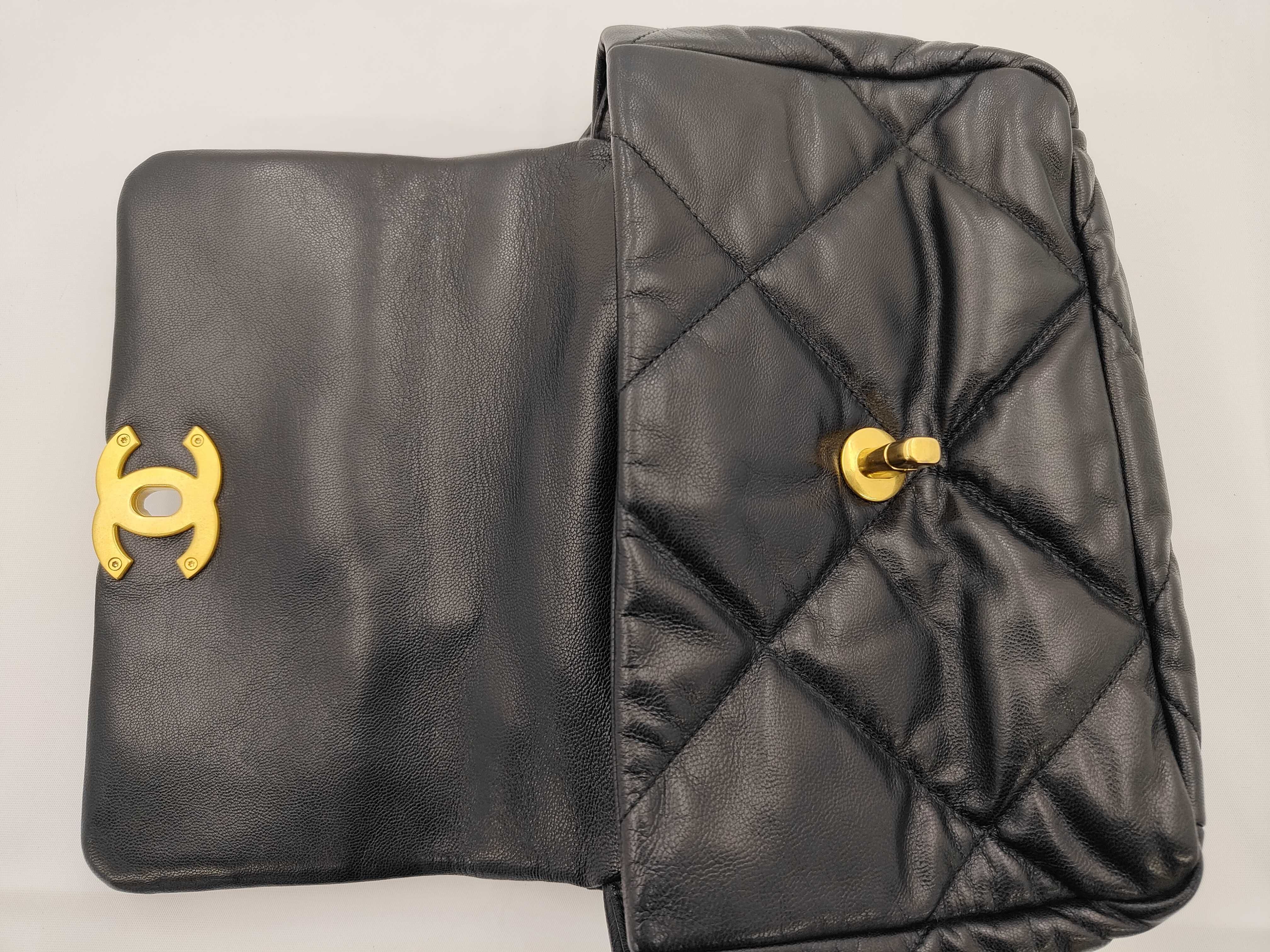 CHANEL19 Shiny Black with Gold Hardware AS1160 28657413 Chain Shoulder Bag — view 13