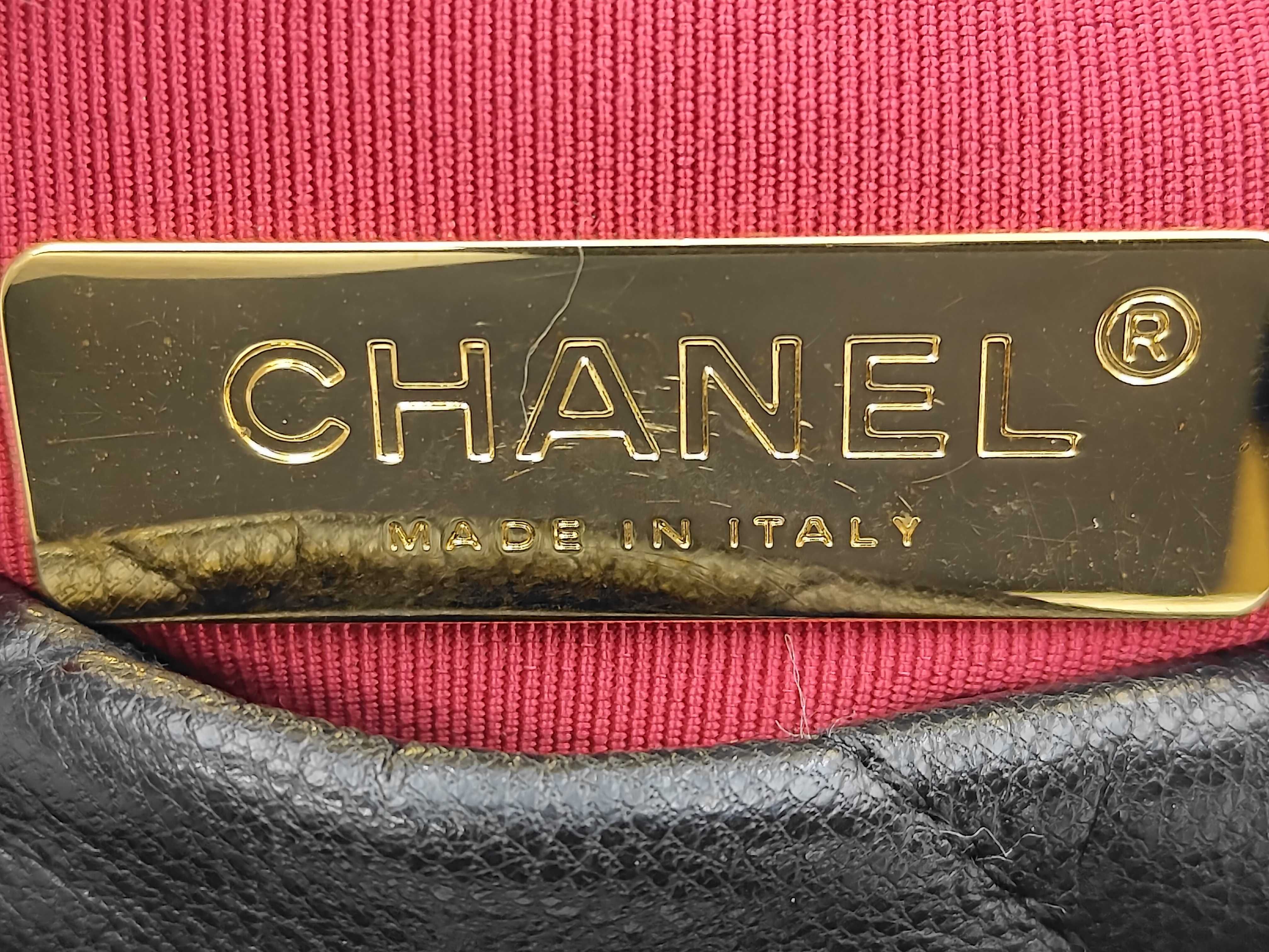CHANEL19 Shiny Black with Gold Hardware AS1160 28657413 Chain Shoulder Bag — view 10