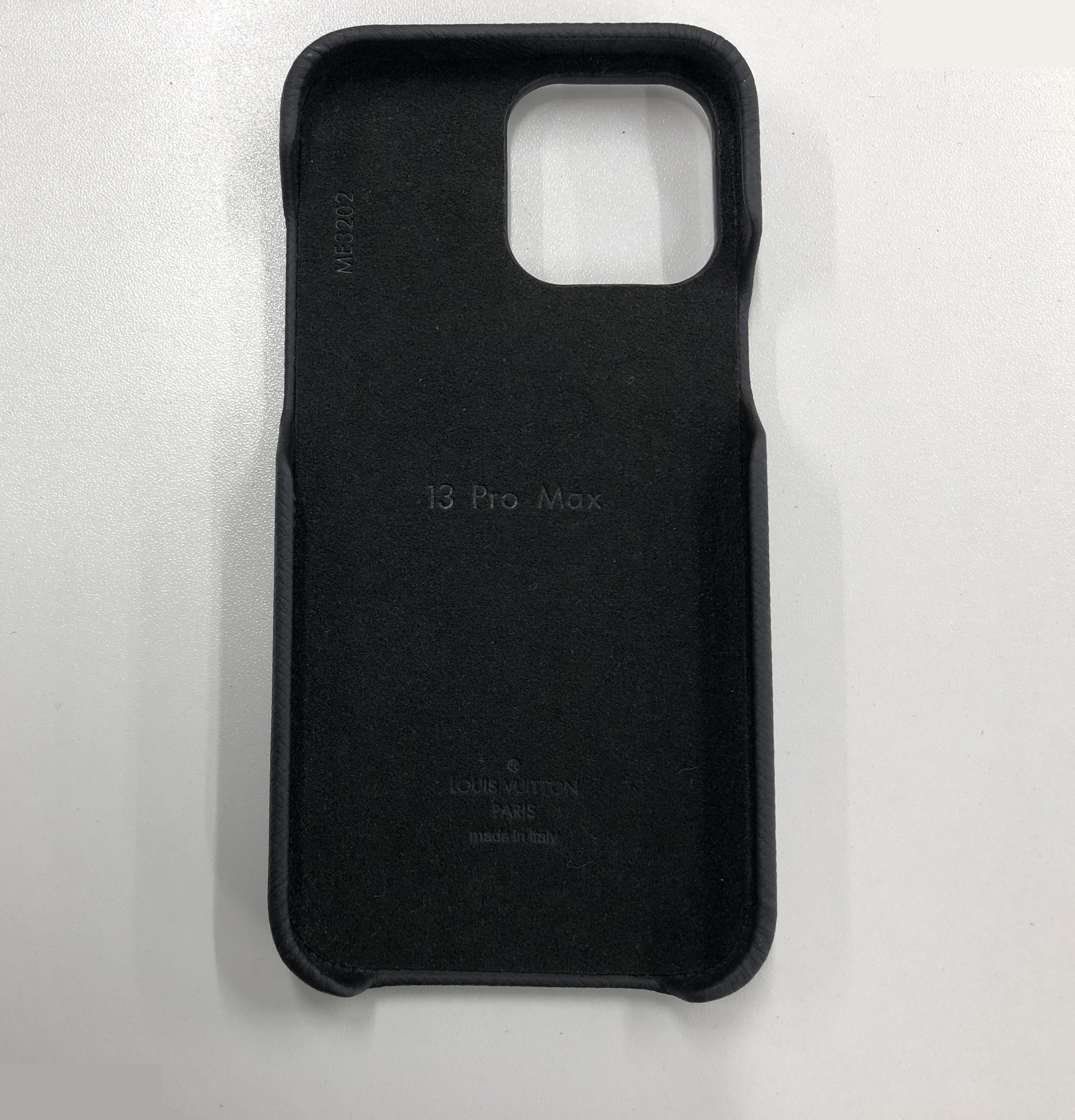 Monogram Eclipse Bumper M81088 ME3202 with dust bag, black — view 2