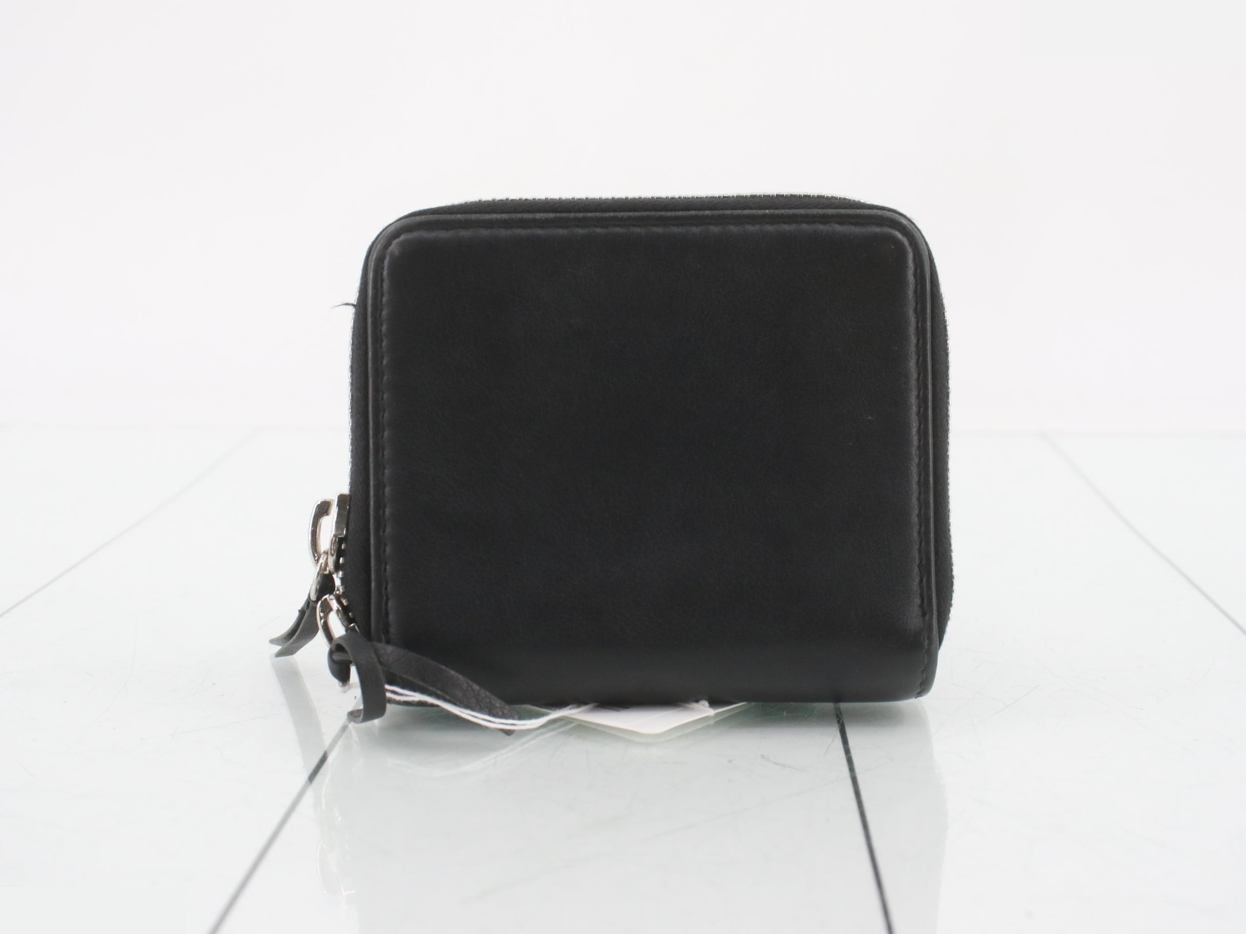 Folding wallet — view 2