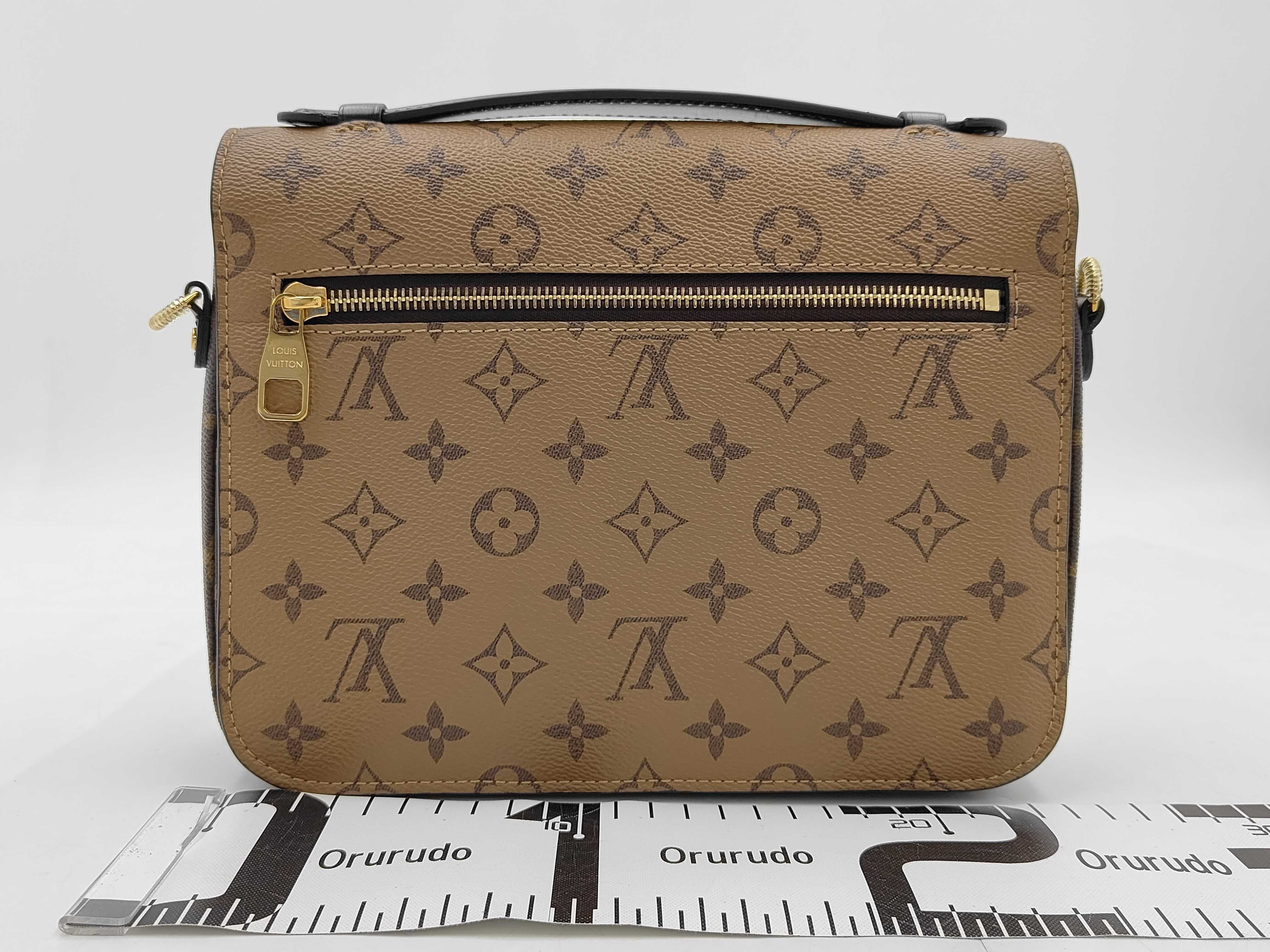 Pochette Metis MM Monogram Reverse M44876 Shoulder Bag — view 2