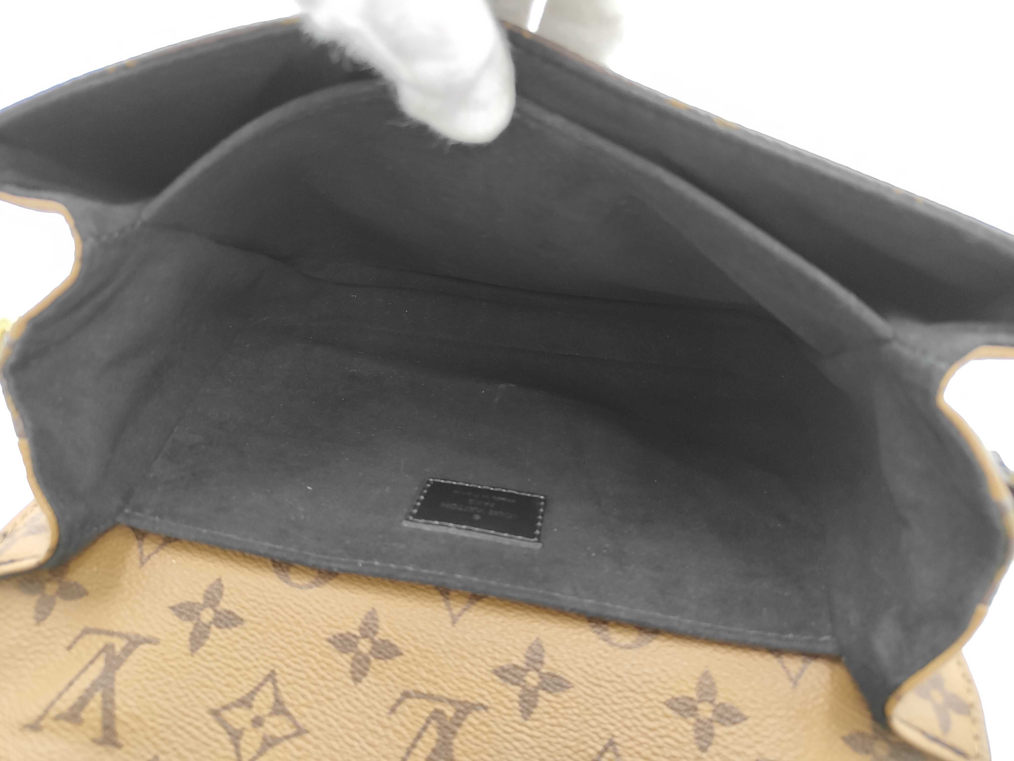 Pochette Metis MM Monogram Reverse M44876 Shoulder Bag — view 11