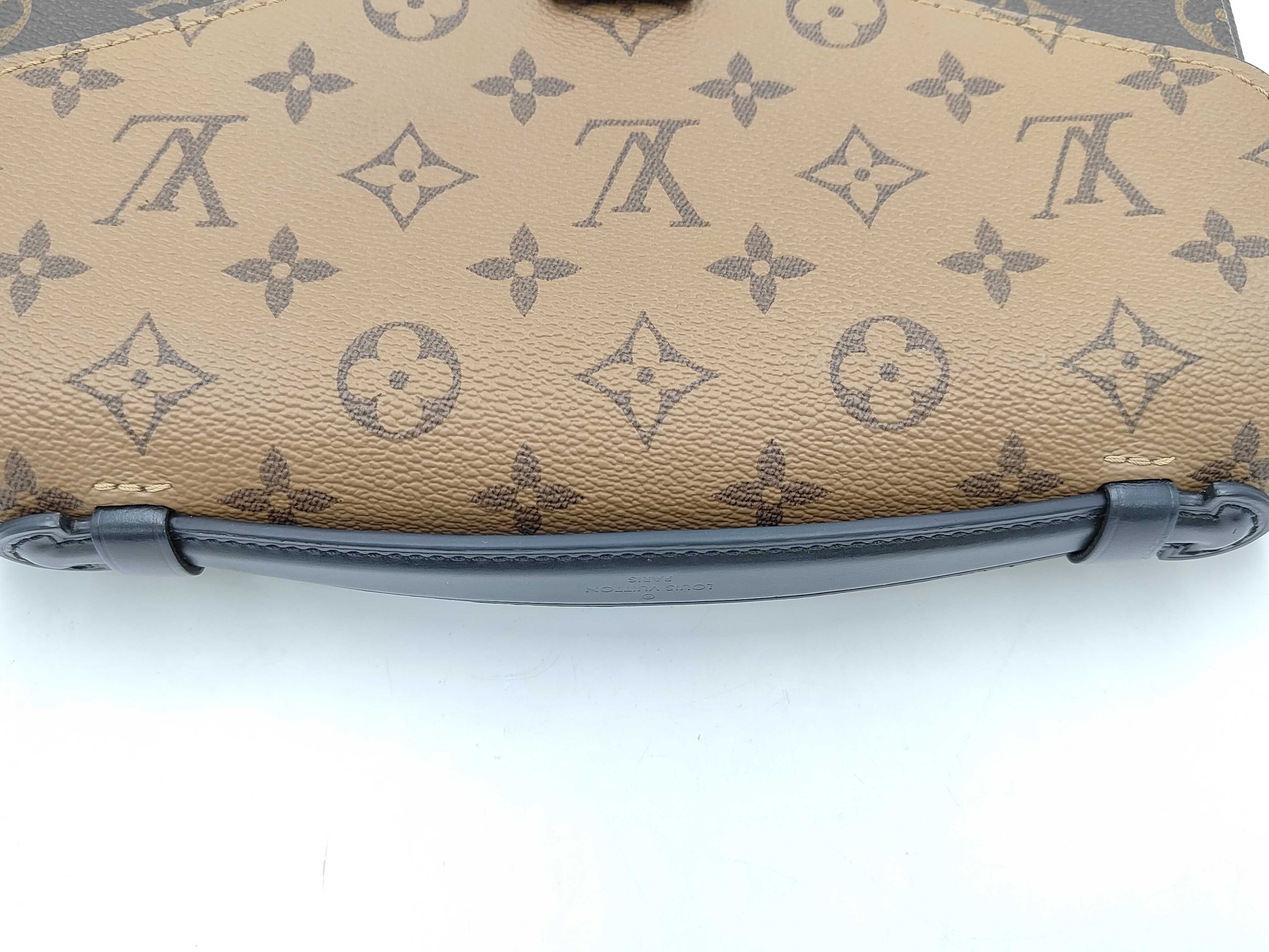 Pochette Metis MM Monogram Reverse M44876 Shoulder Bag — view 3