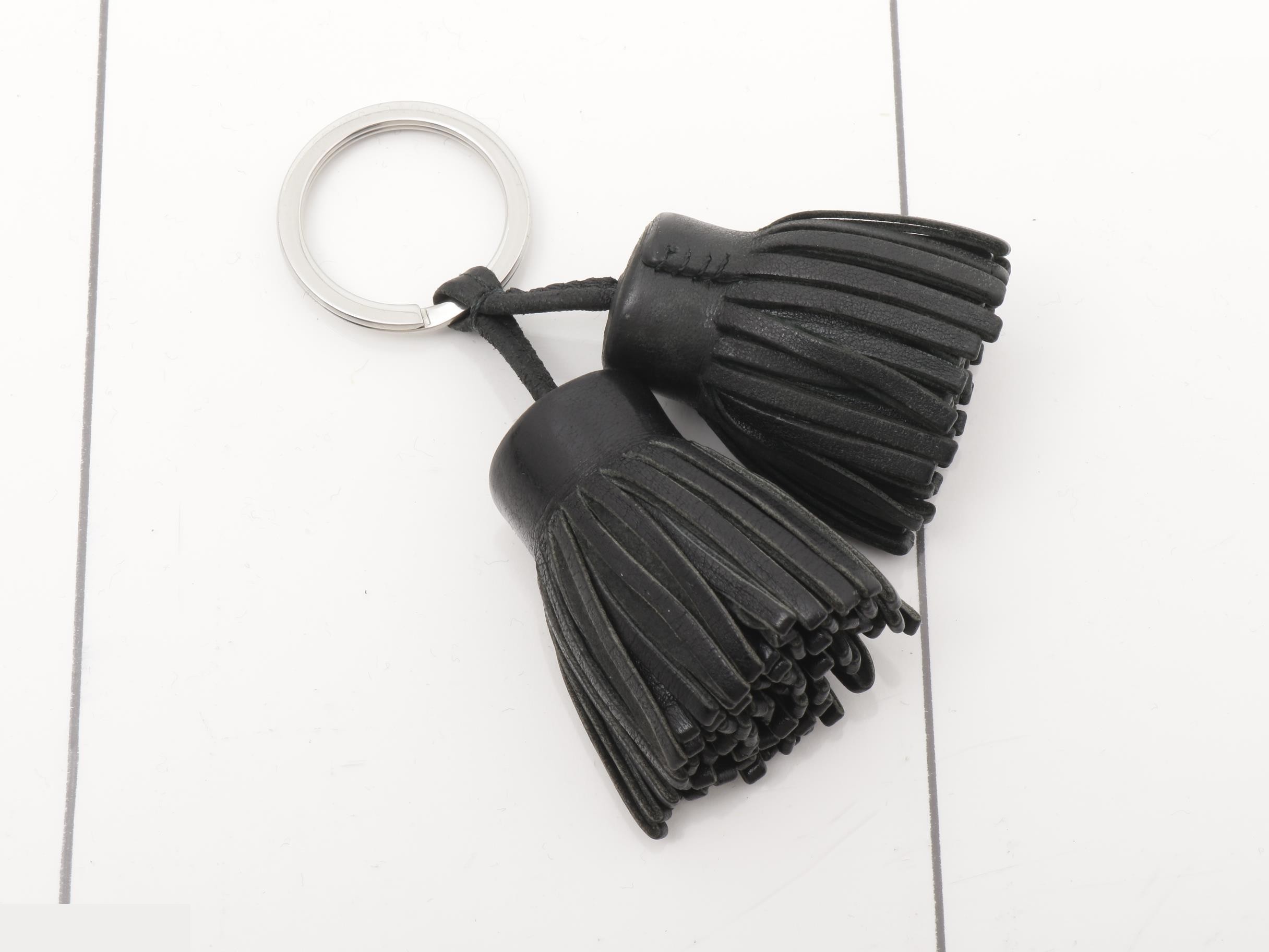 Carmen Unodos Keychain Keyring — view 2