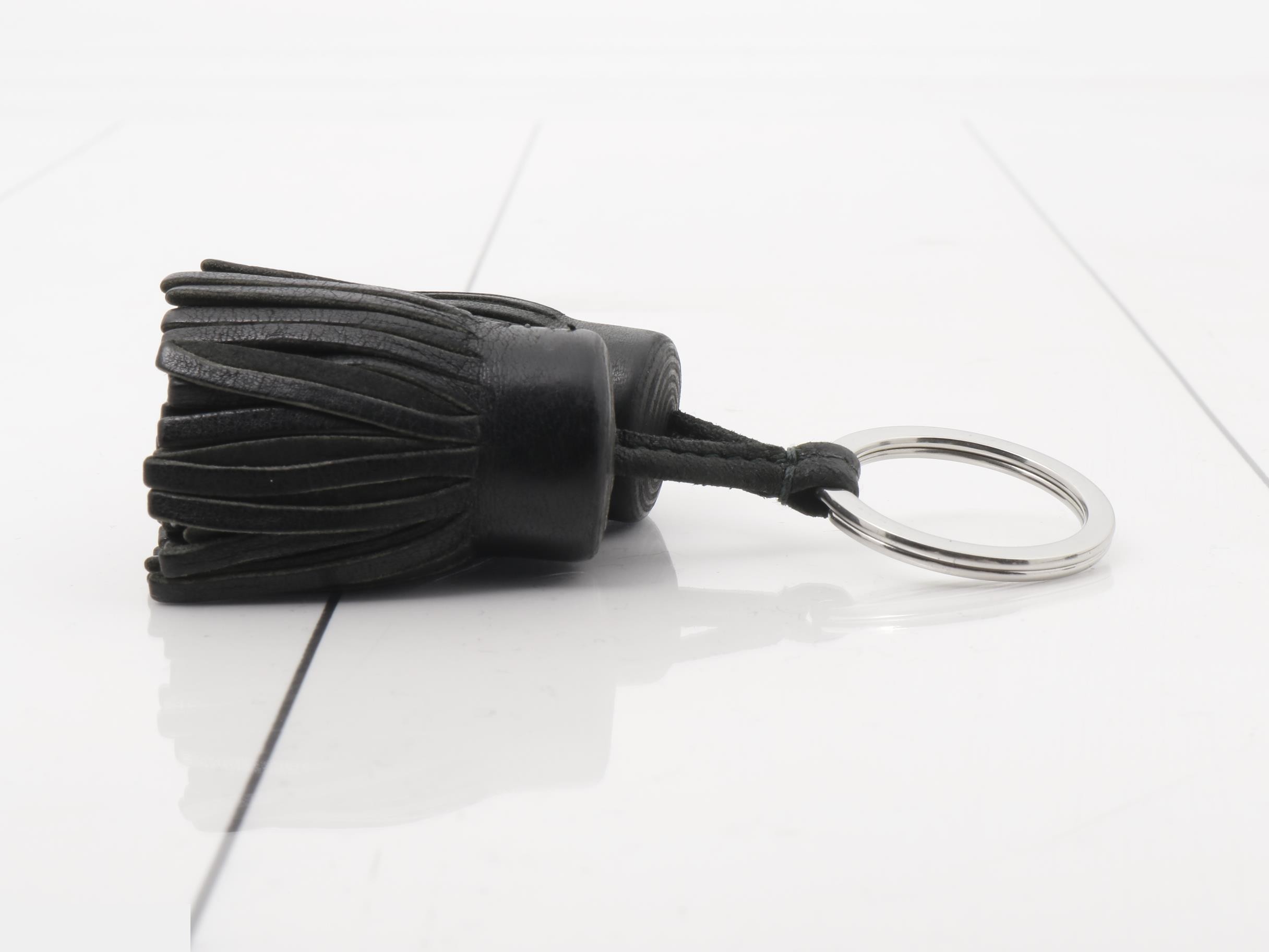 Carmen Unodos Keychain Keyring — view 3