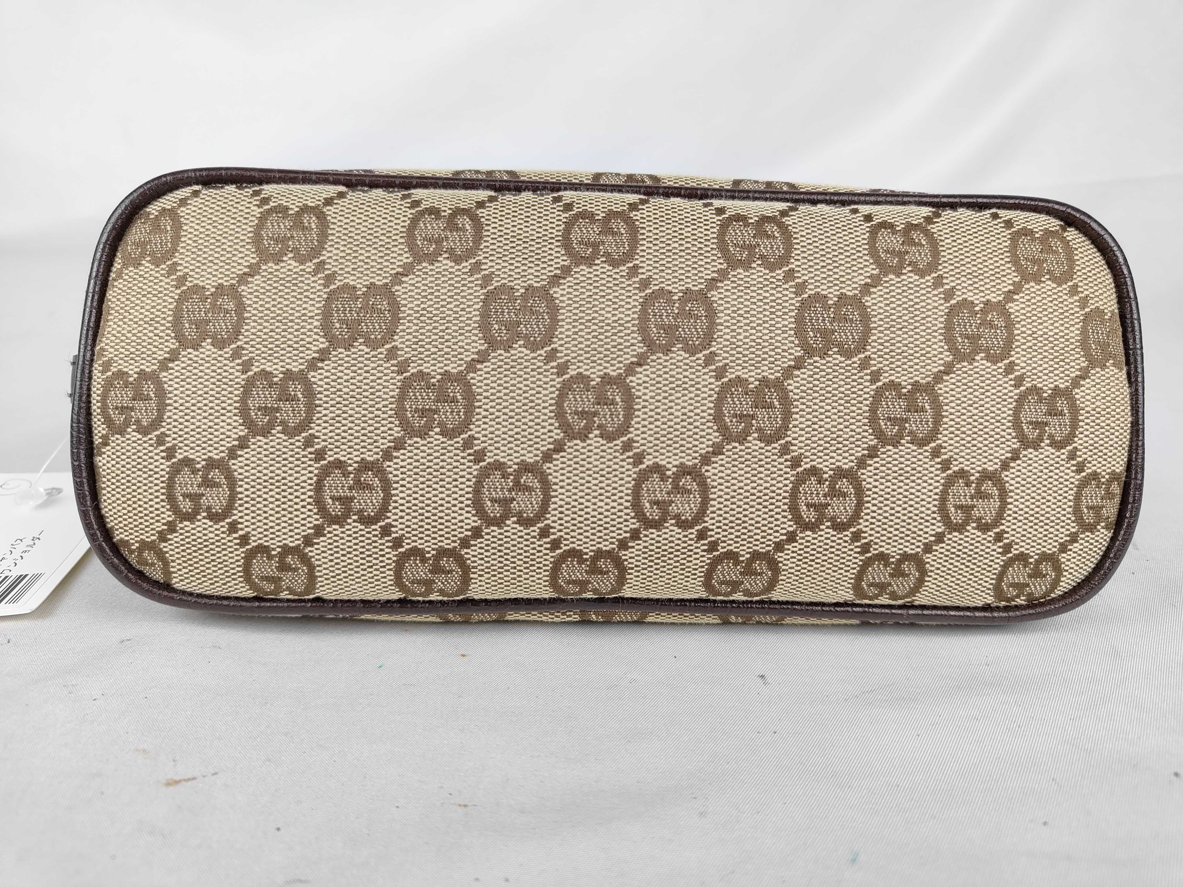 GG Canvas One-Shoulder Handbag — view 9