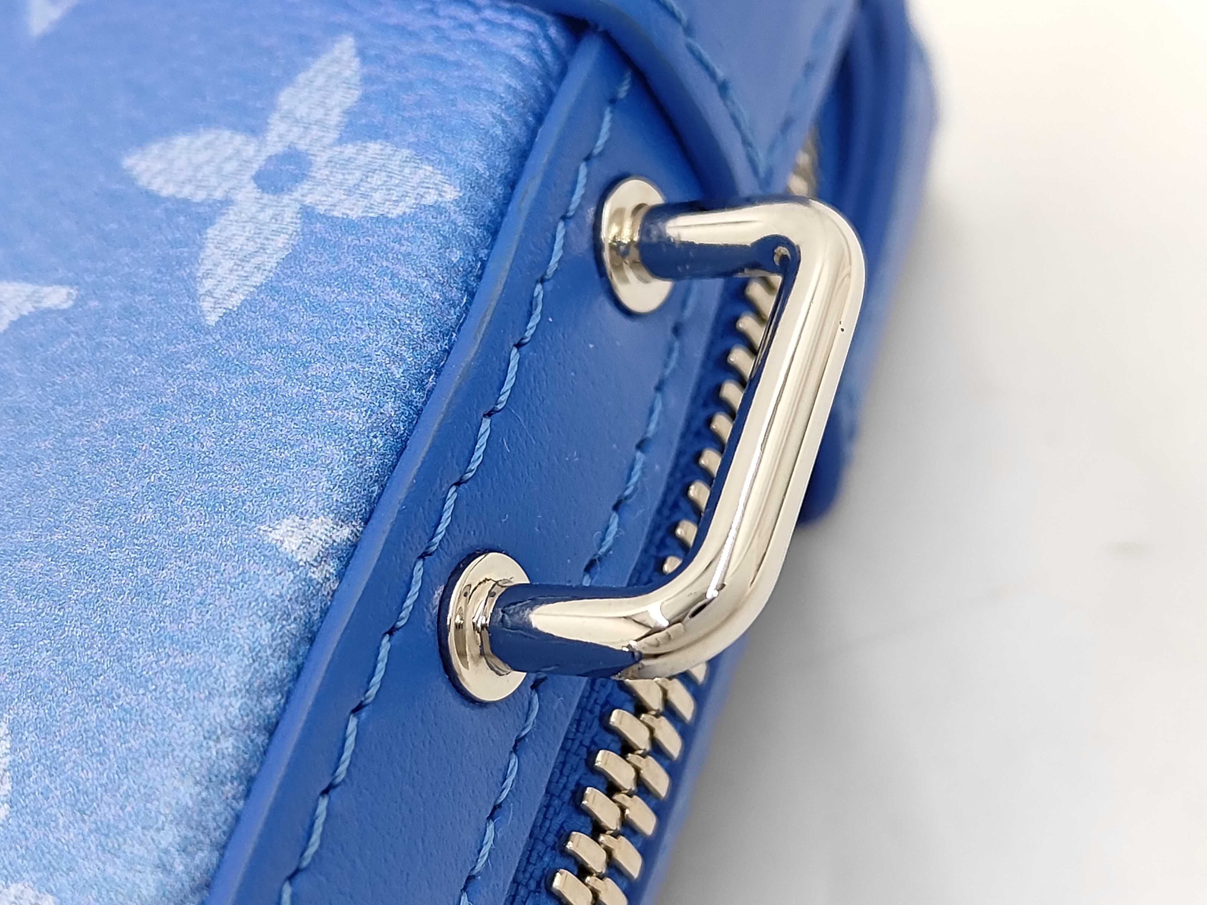 Monogram LV Clouds Soft Trunk Wallet M45432 Shoulder Bag — view 3