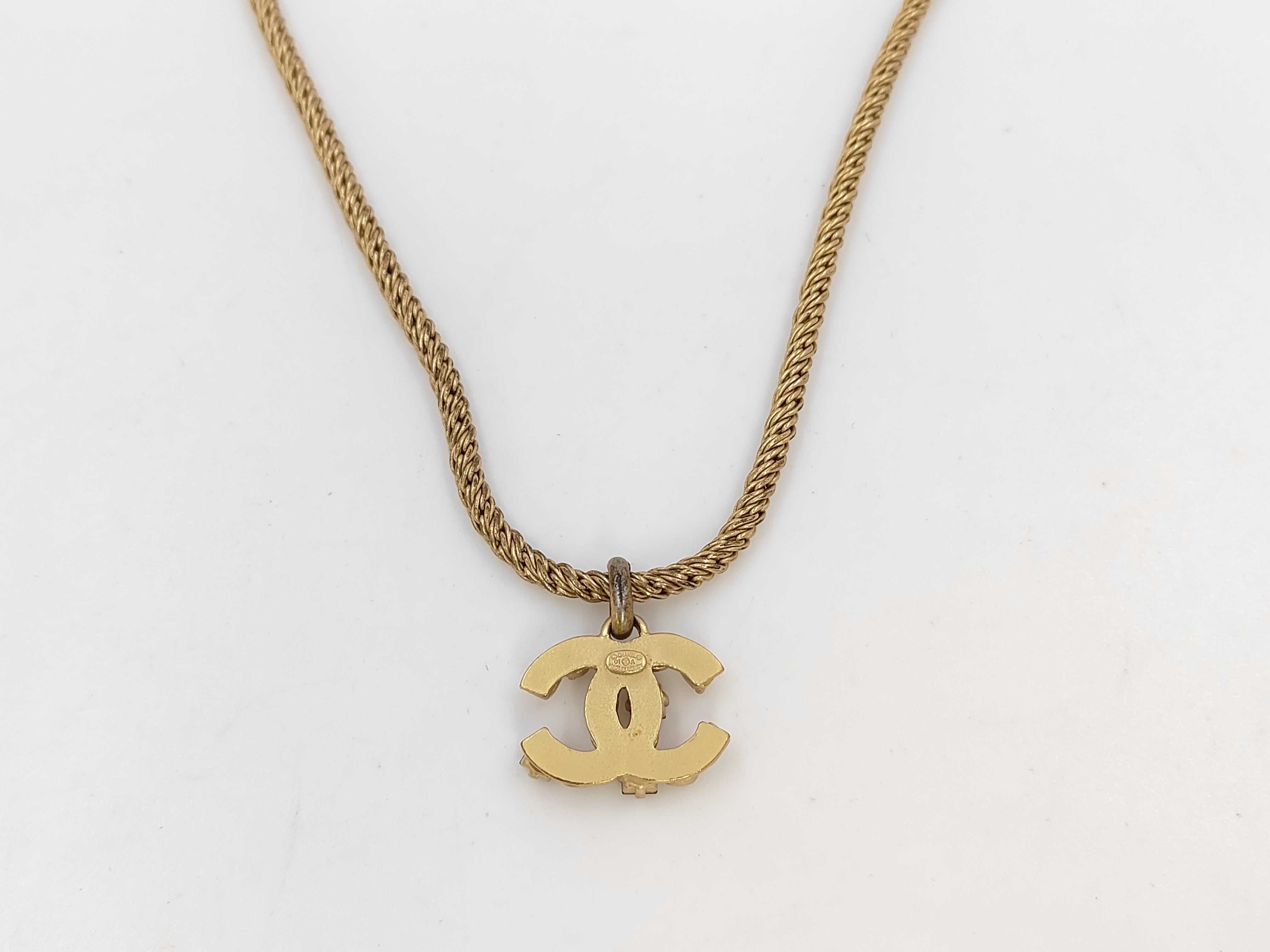 necklace — view 2