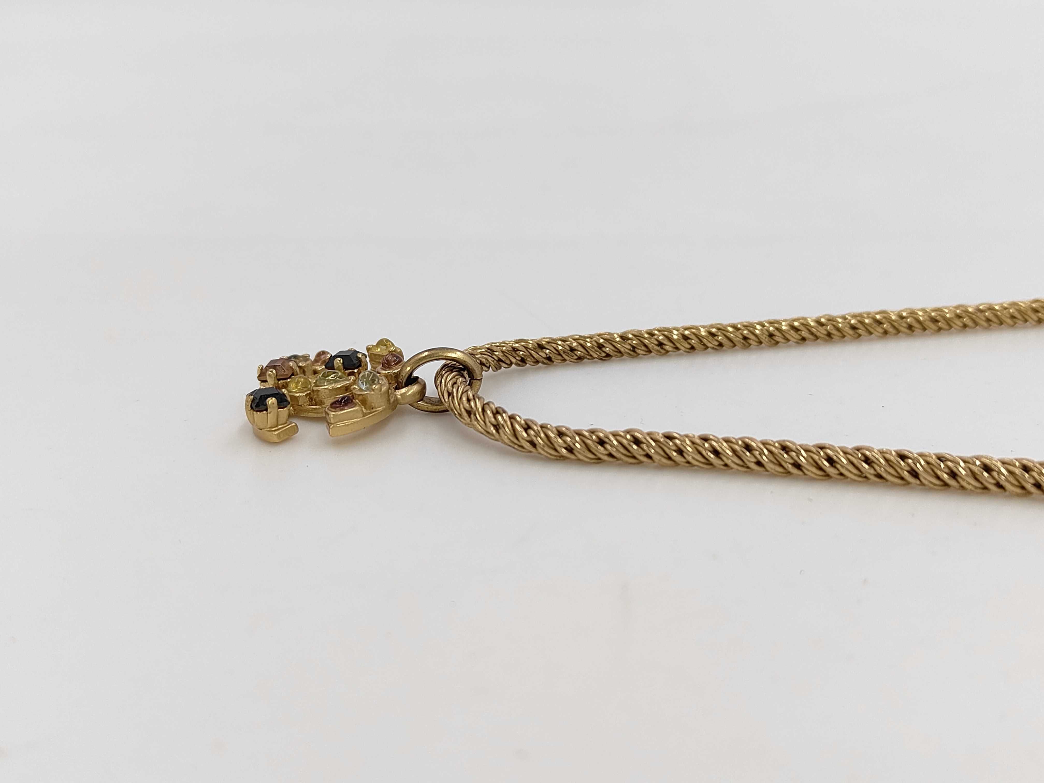 necklace — view 3