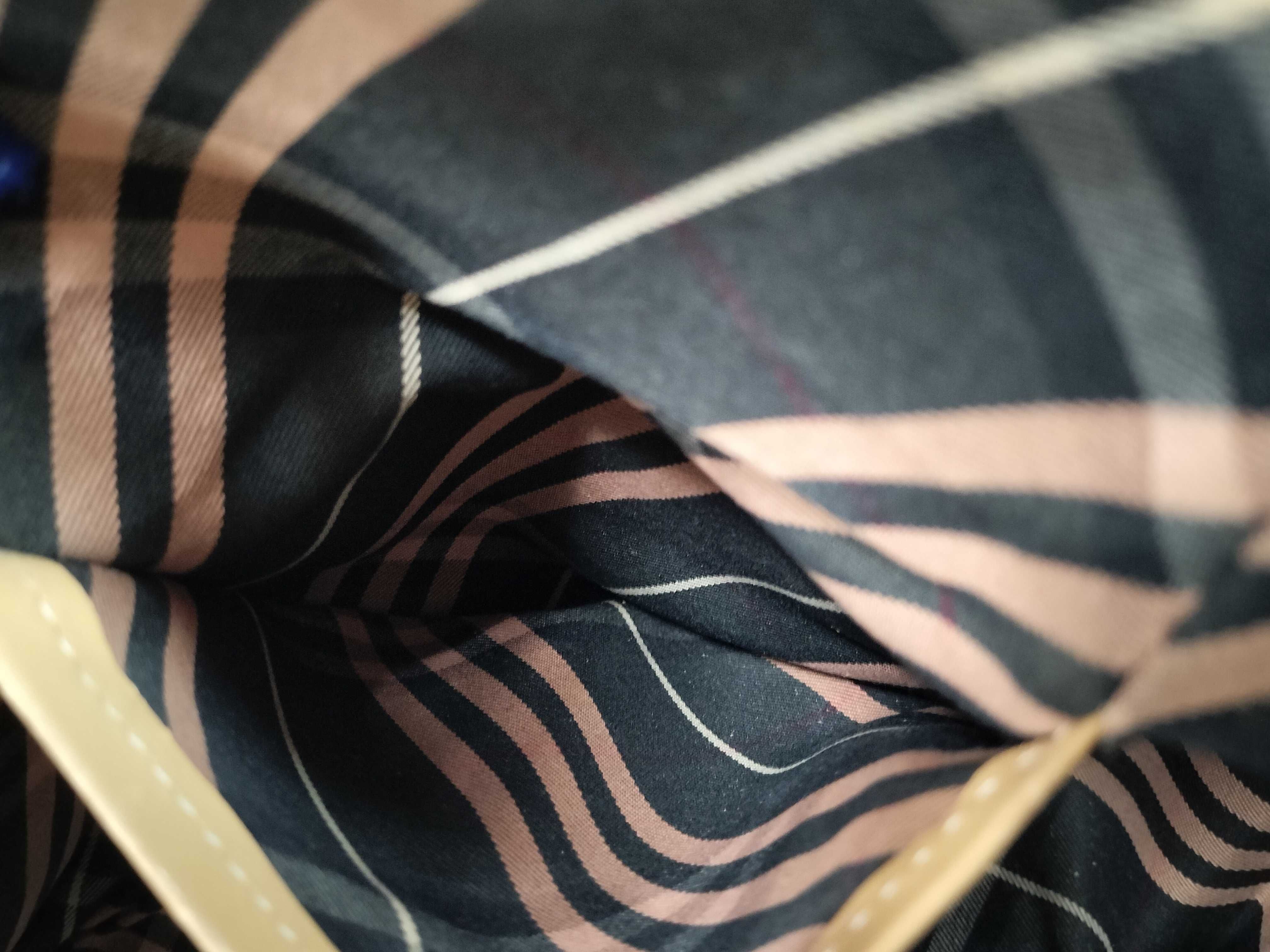 Blue Label Burberry Tote Bag Black Handbag — view 10