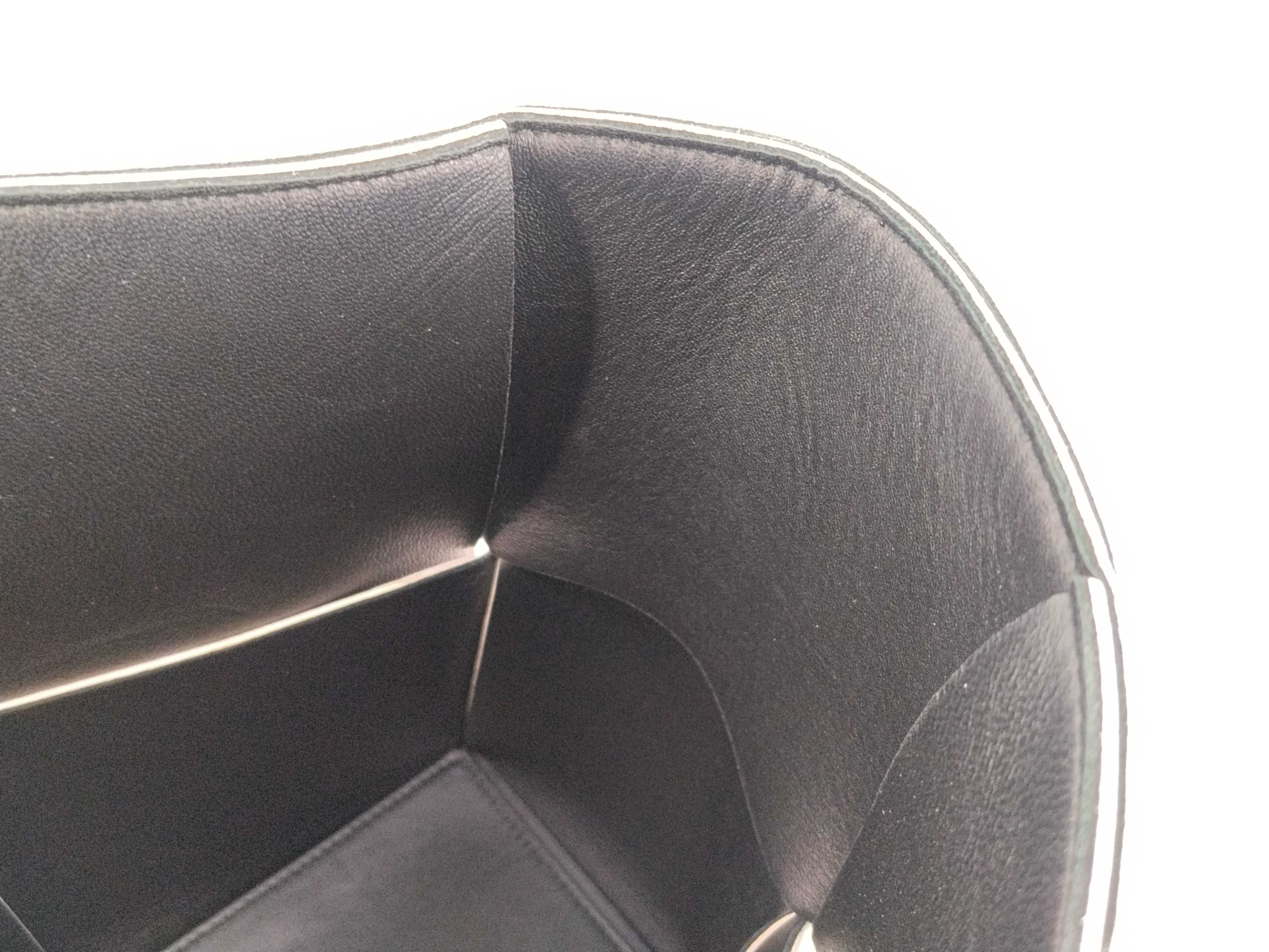 Intrecciato Bottega Veneta Maxi Intrecciato The Arco Tote Bag with Pouch — view 11