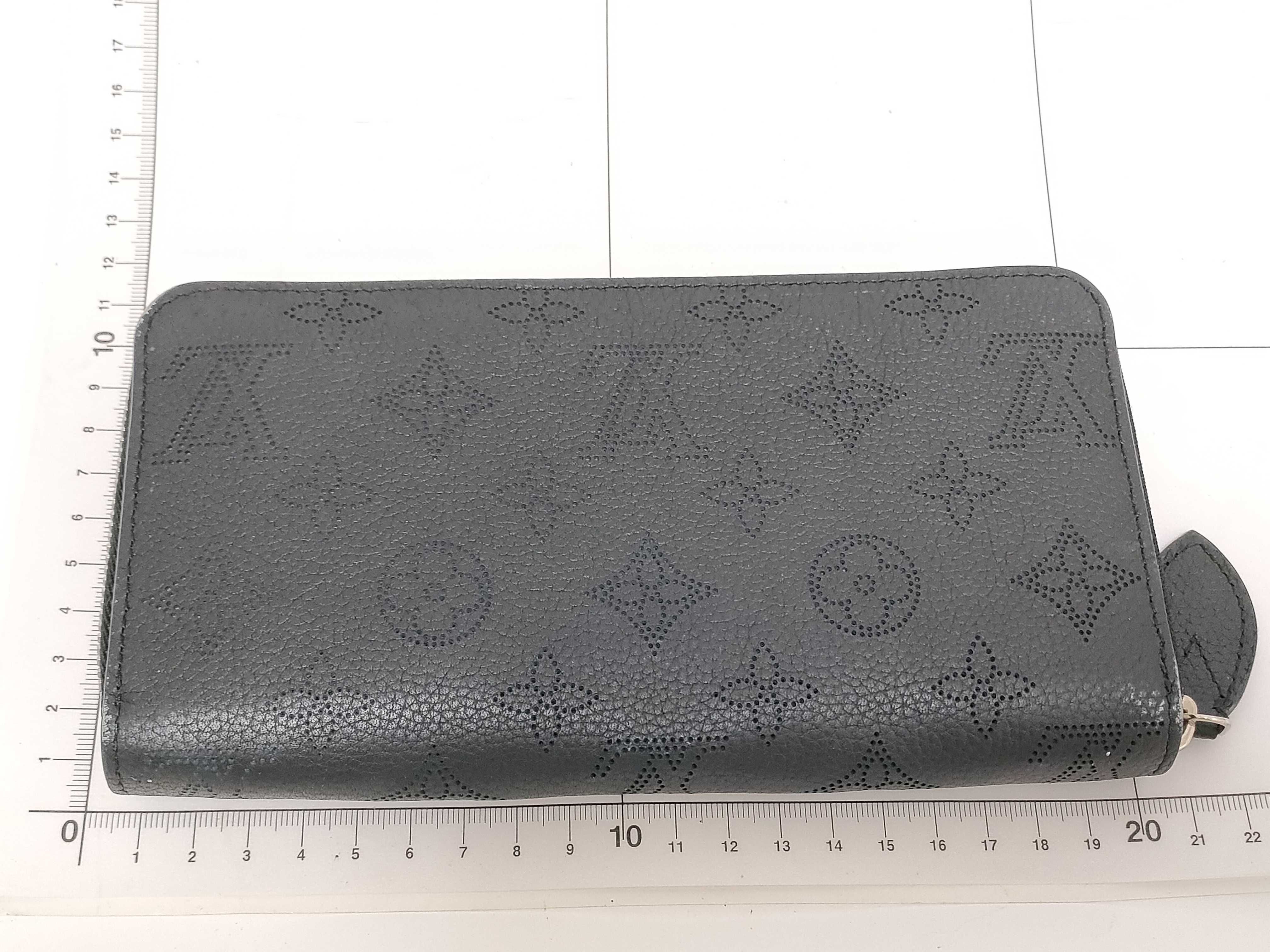 Mahina Louis Vuitton Mahina Zippy Wallet M61867 Wallet — view 2