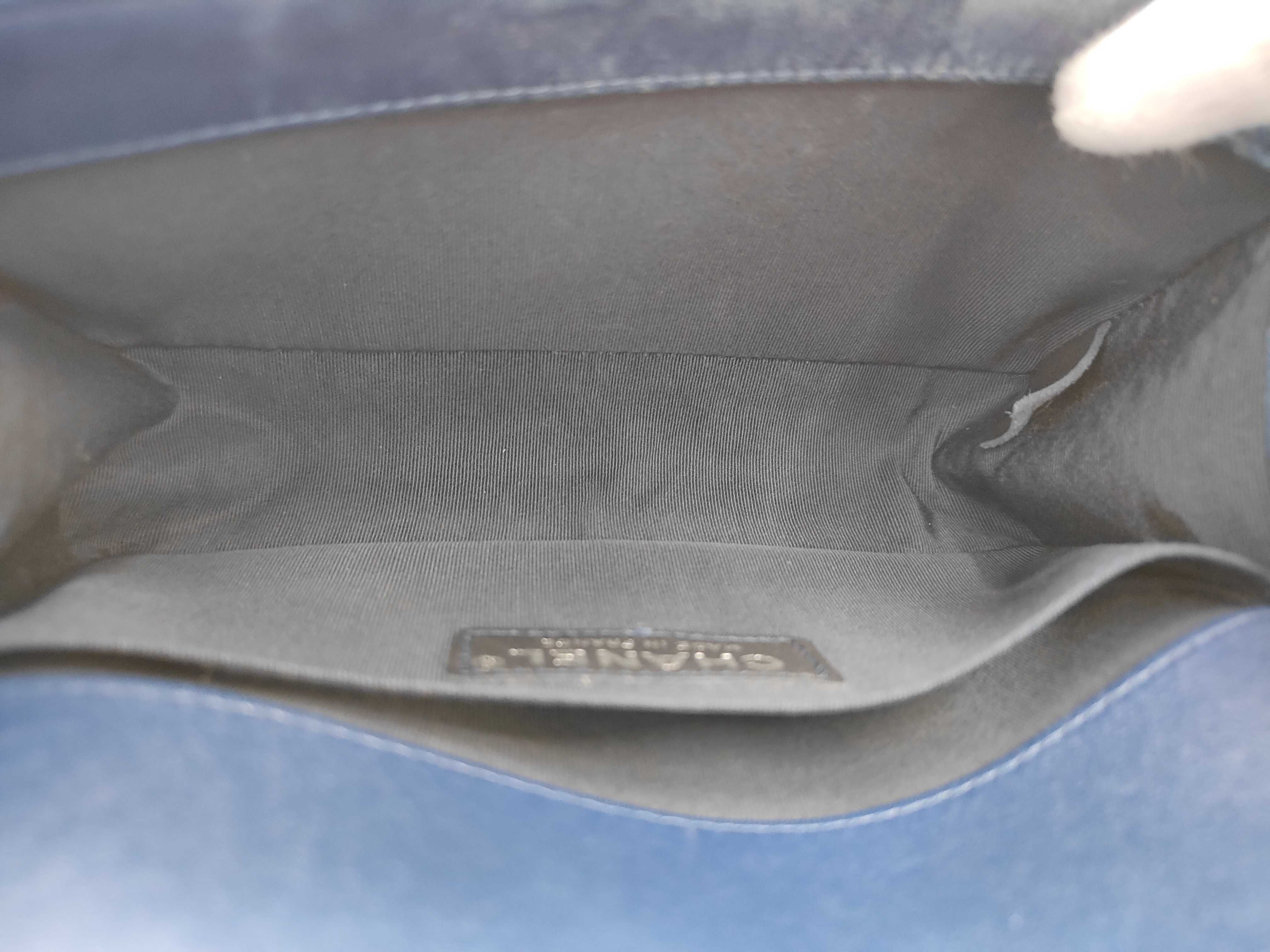 Matelasse Shoulder Bag — view 9