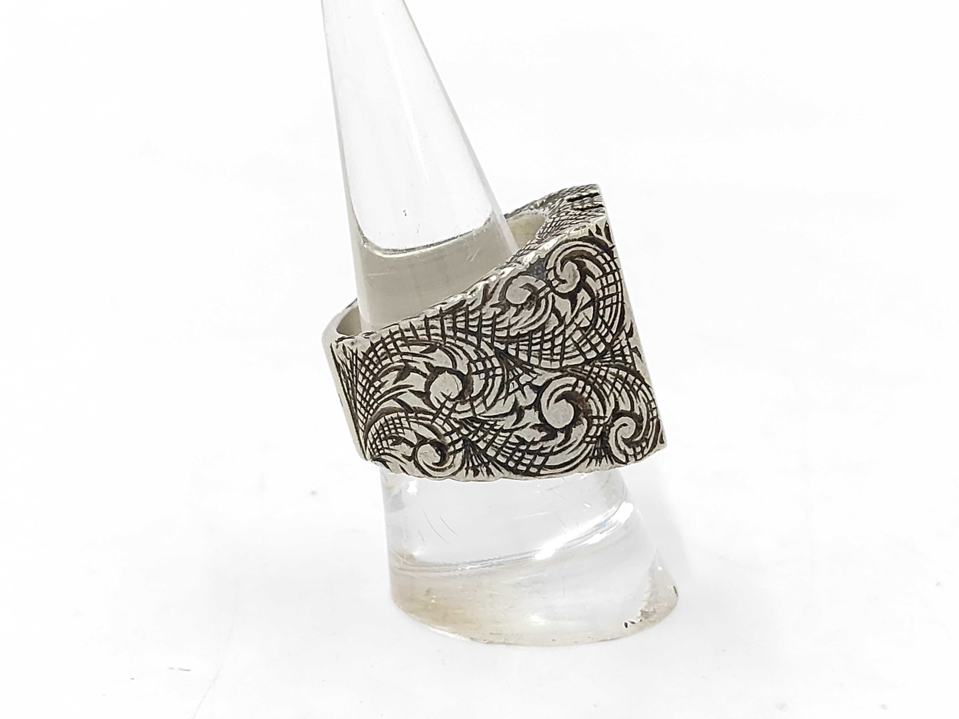 Ag925 Arabesque Alphabet M #M Ring — view 3