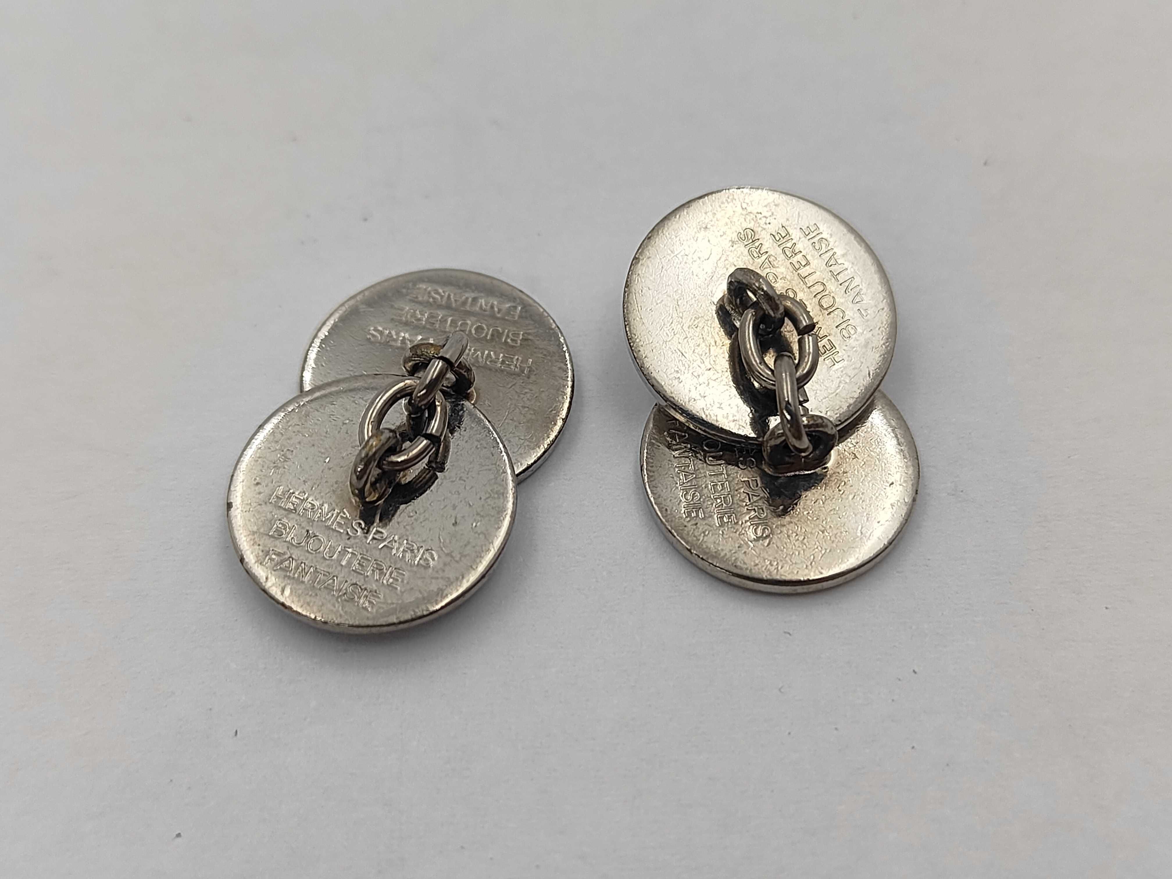 cufflinks/box, tie clip and cufflinks — view 2