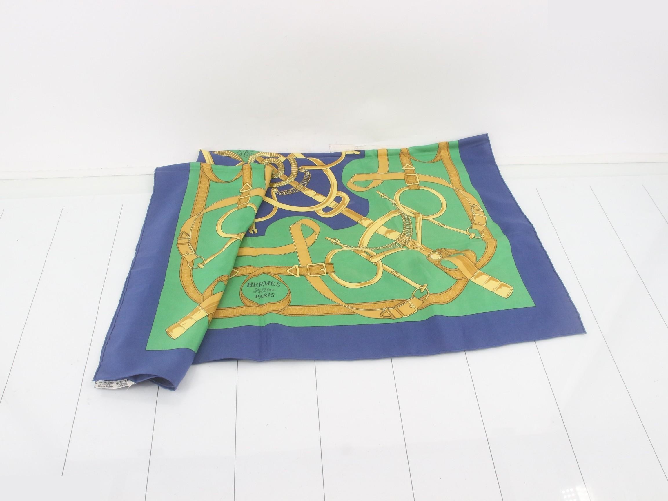 scarf — view 3