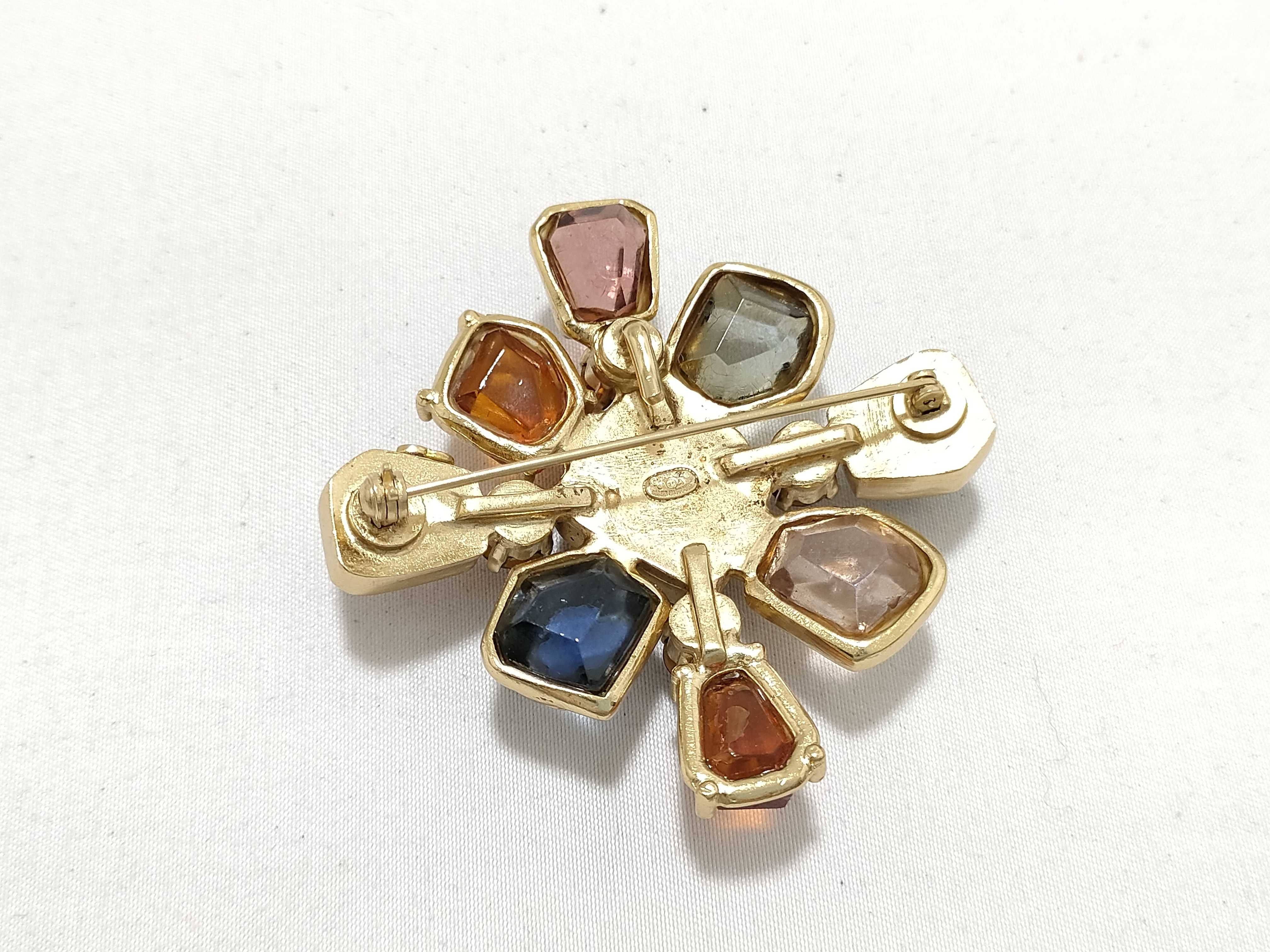 Coco Mark Color Stone Brooch 01A Brooch — view 2