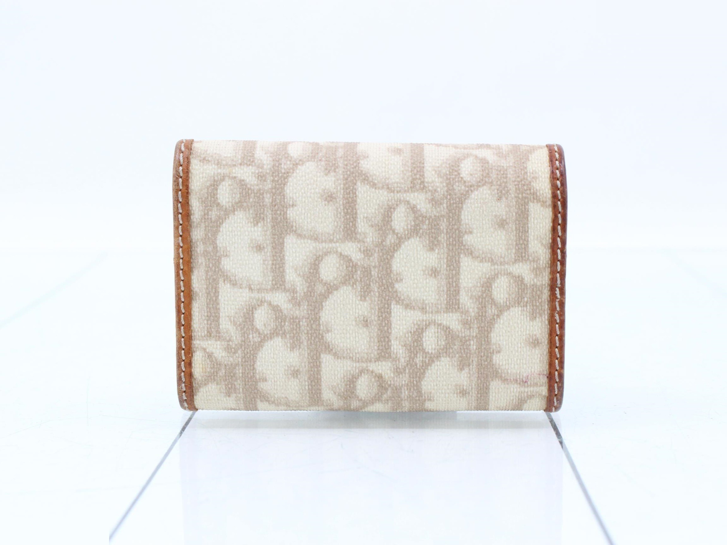 Key case — view 2