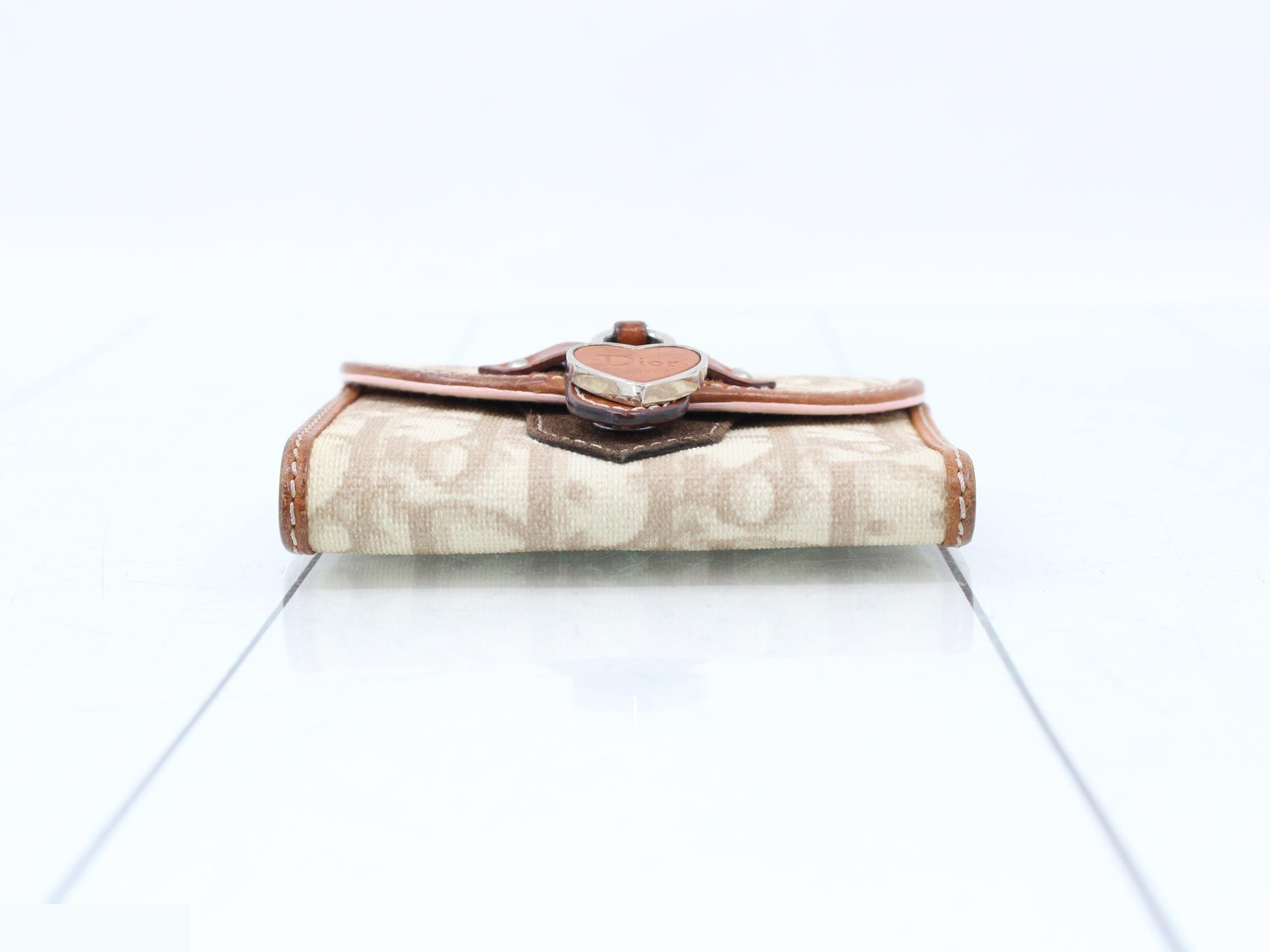Key case — view 3