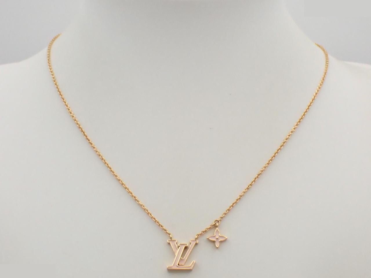 Iconic gold necklace, chain approximately 44cm long. — view 3