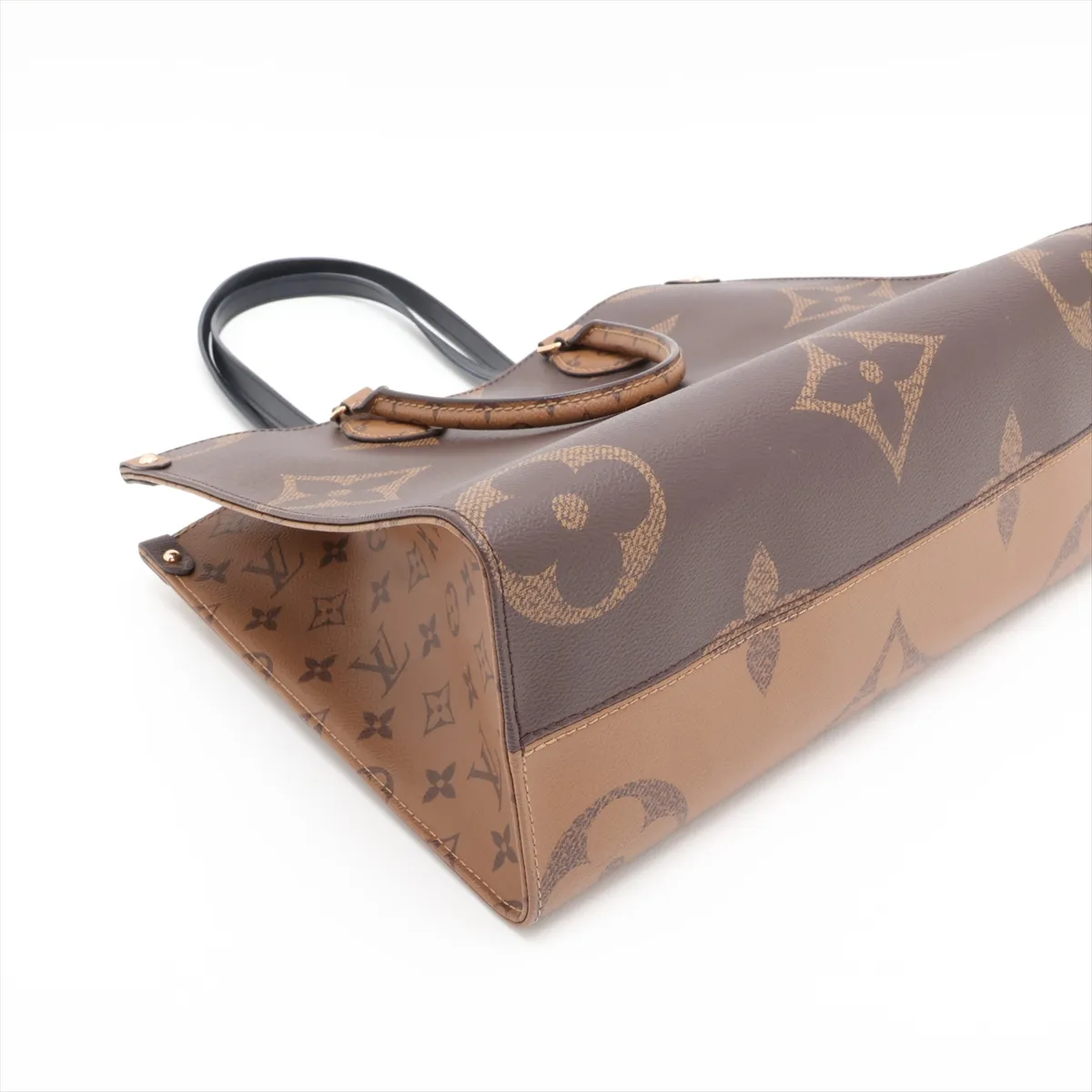 Giant Monogram Reverse OnTheGo MM M45321 FN4270 Brown (RFID detected) — view 4