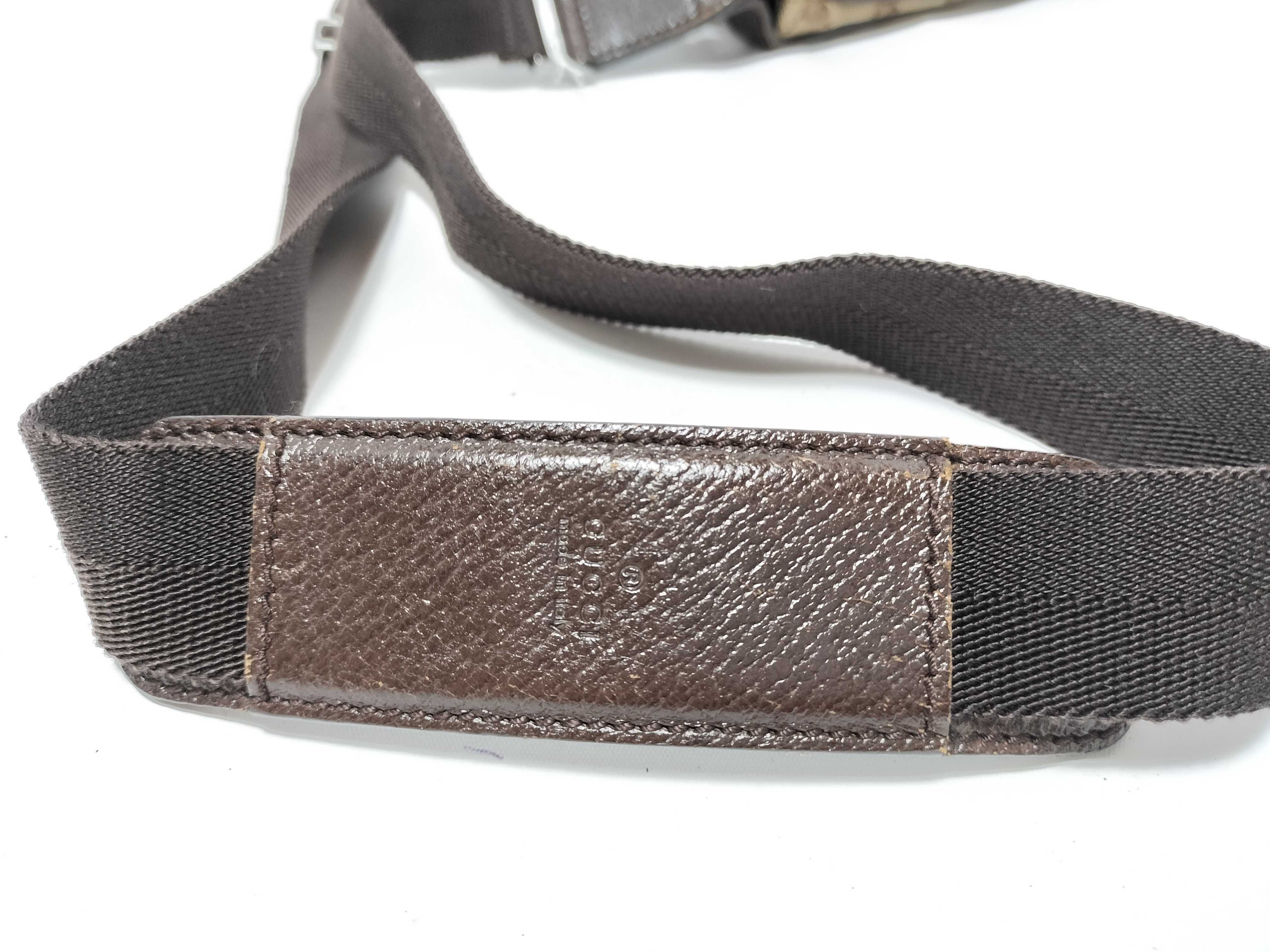 GG Canvas Shoulder Bag — view 4