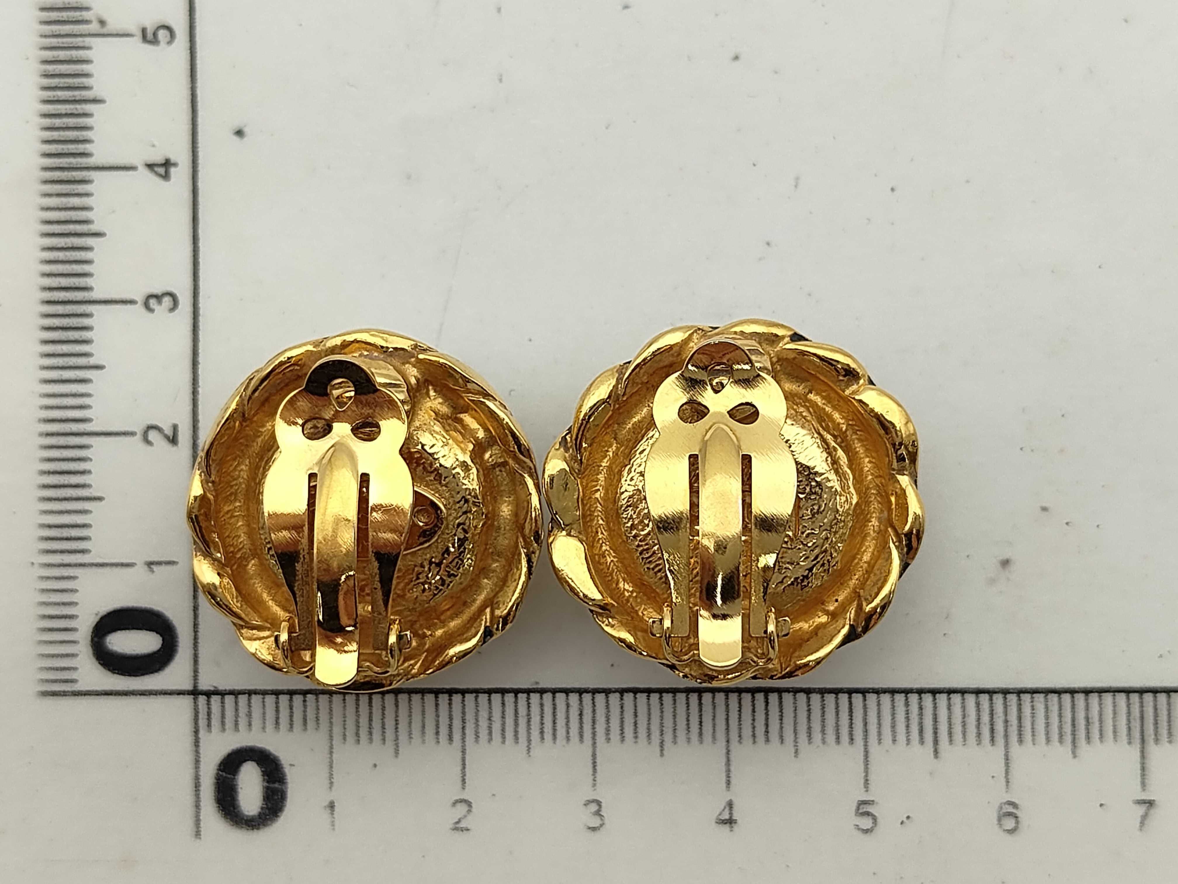 Earrings / Round / Pearl / 2205 Earrings — view 7