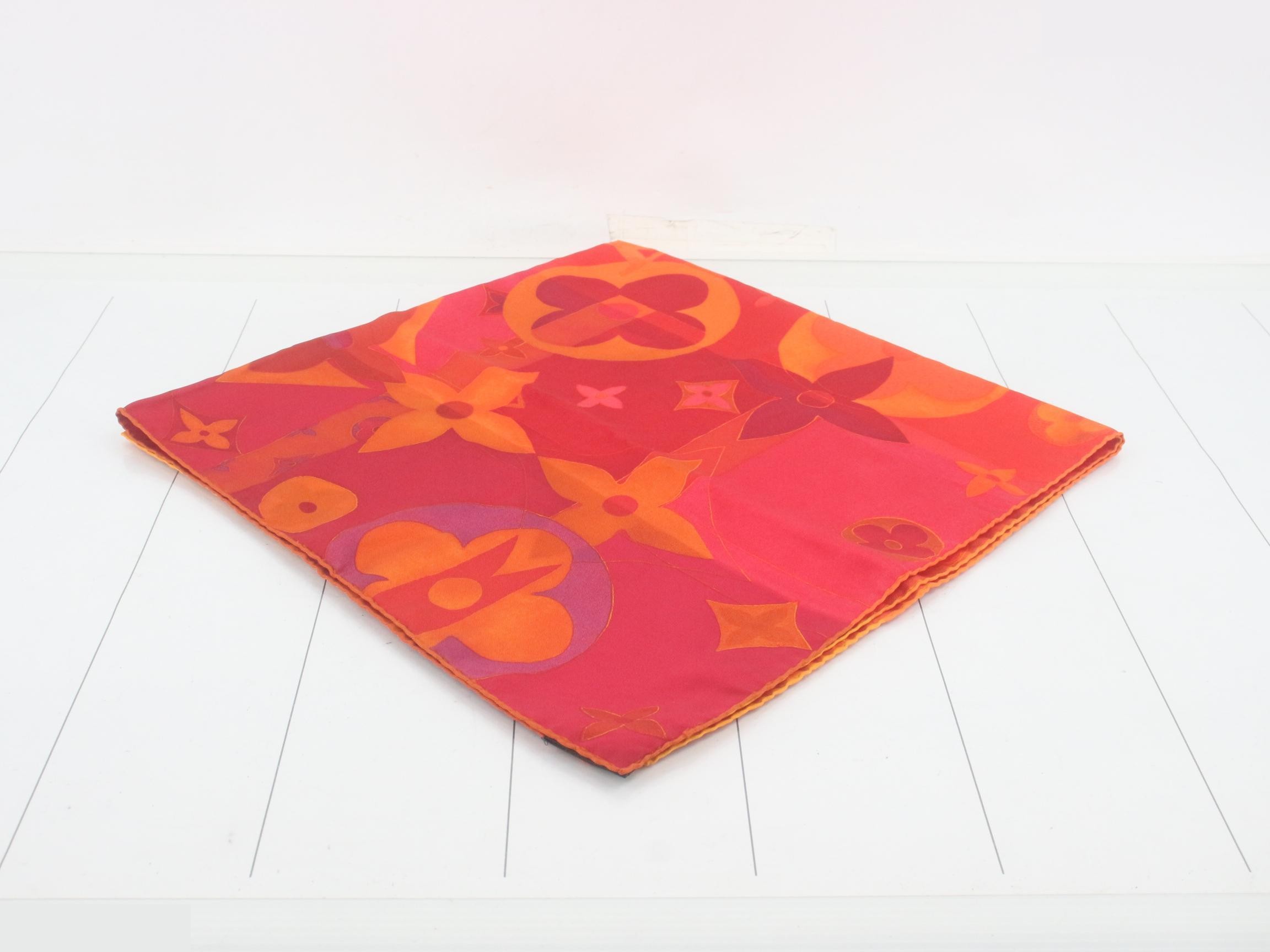 Red scarf — view 2