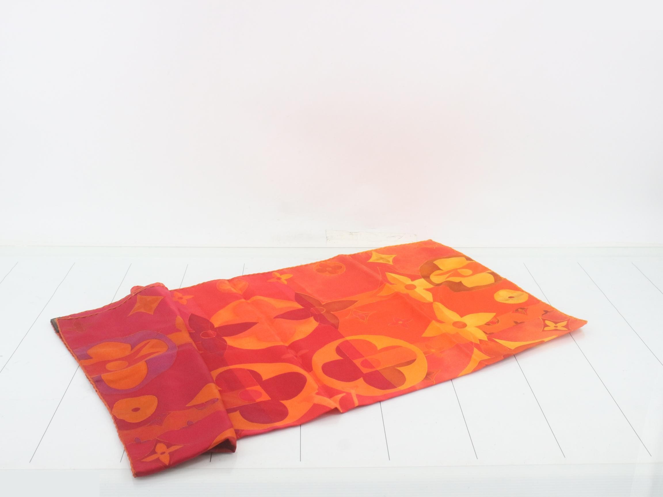 Red scarf — view 3