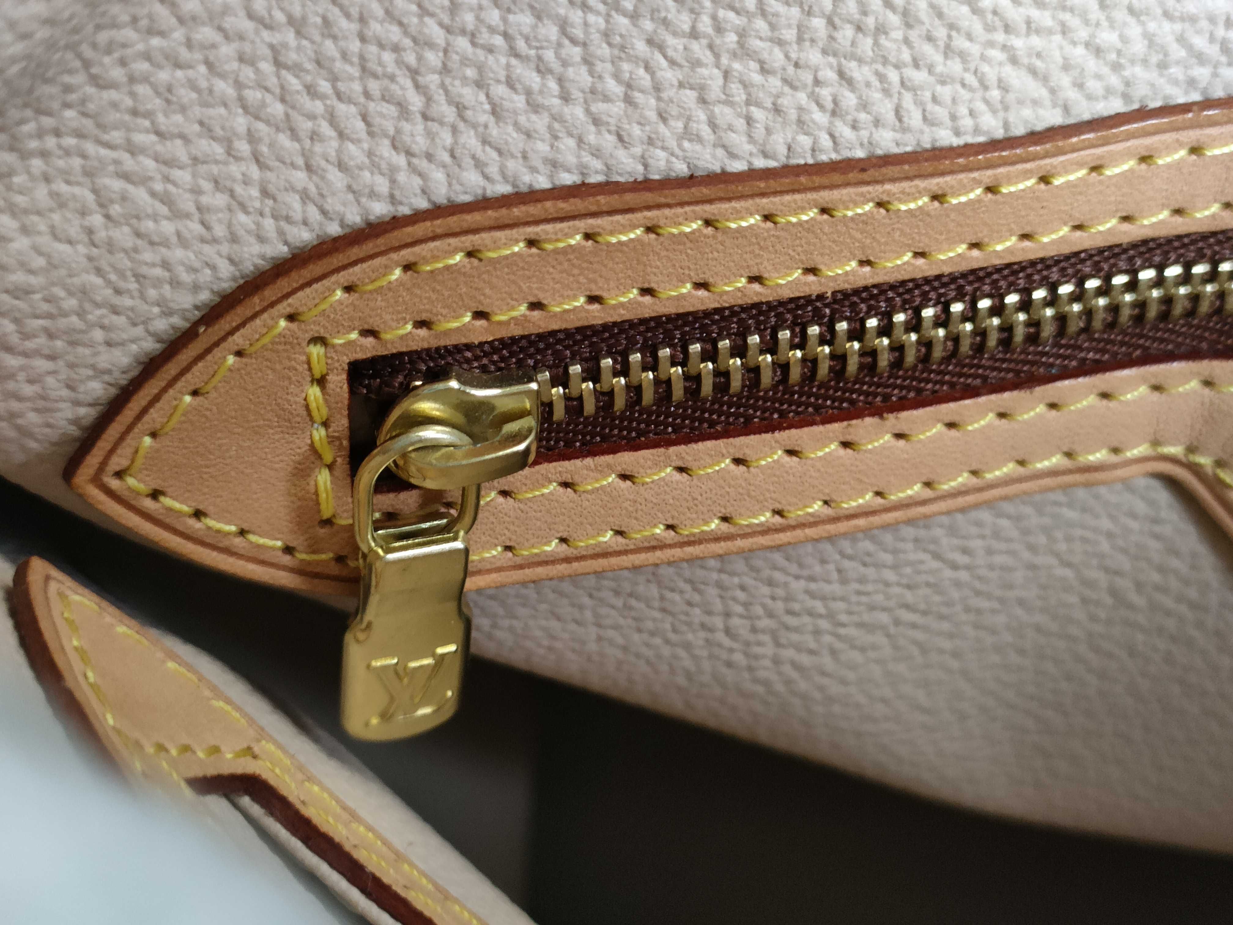 Monogram Bucket PM M42238 DK3017 Tote Bag — view 11