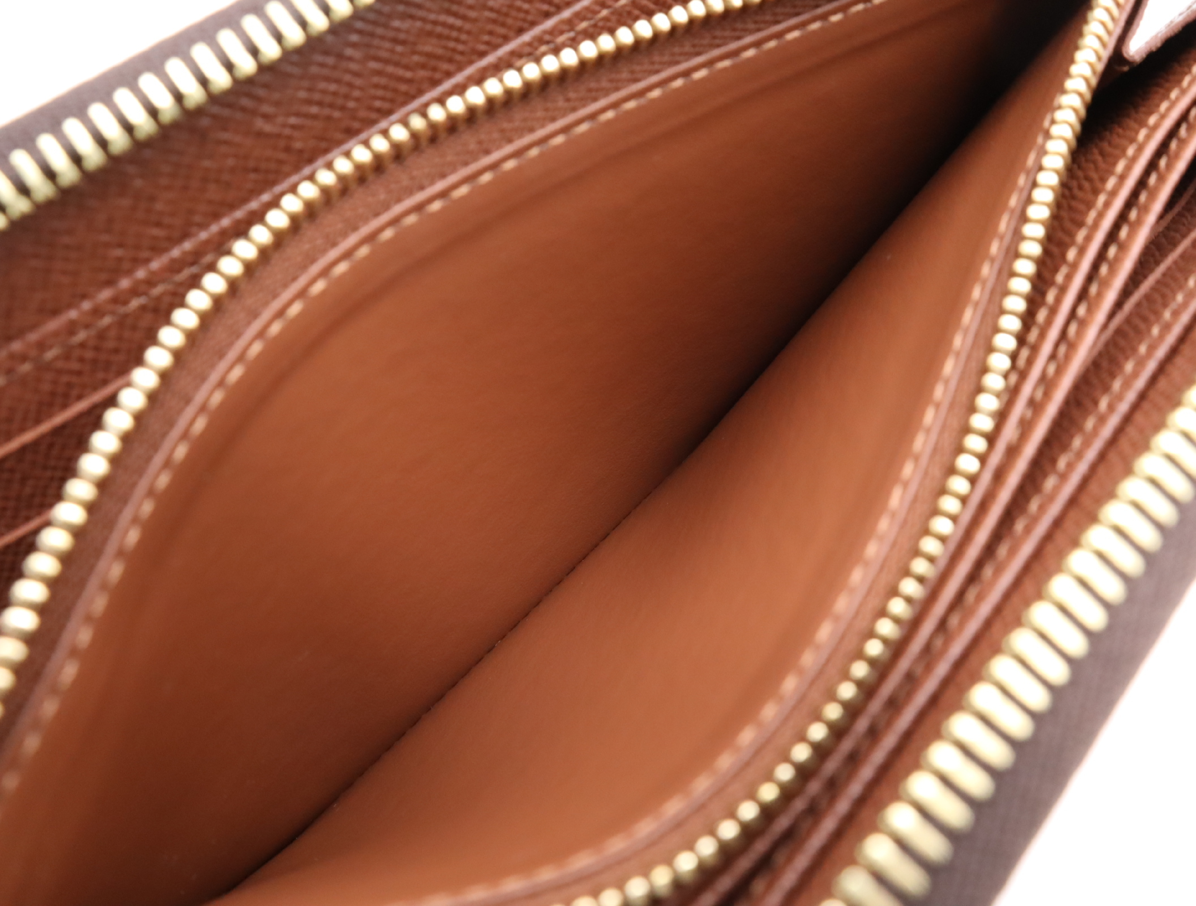 M42616 Monogram Zippy Wallet with dust bag, RFID detected. — view 11