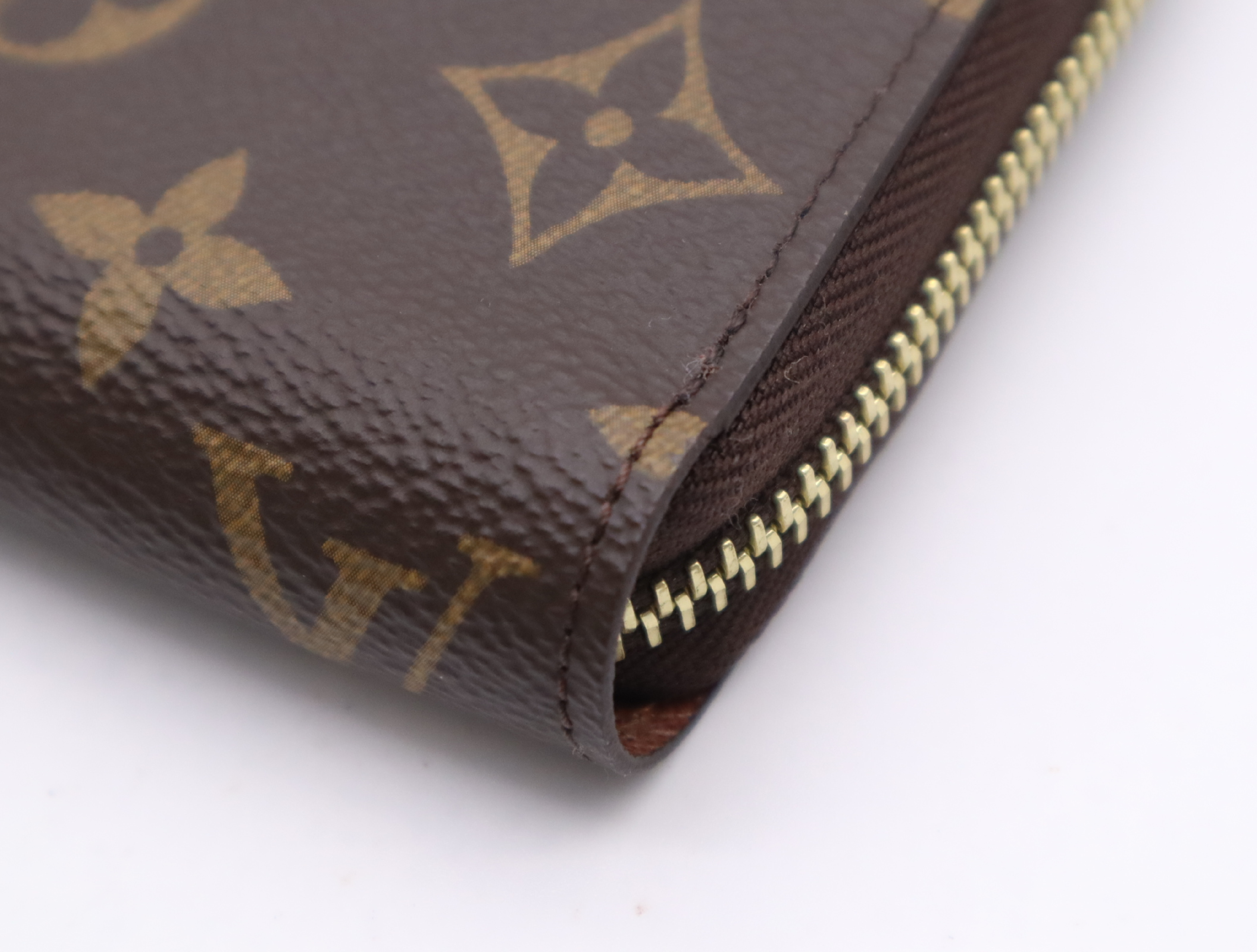 M42616 Monogram Zippy Wallet with dust bag, RFID detected. — view 7