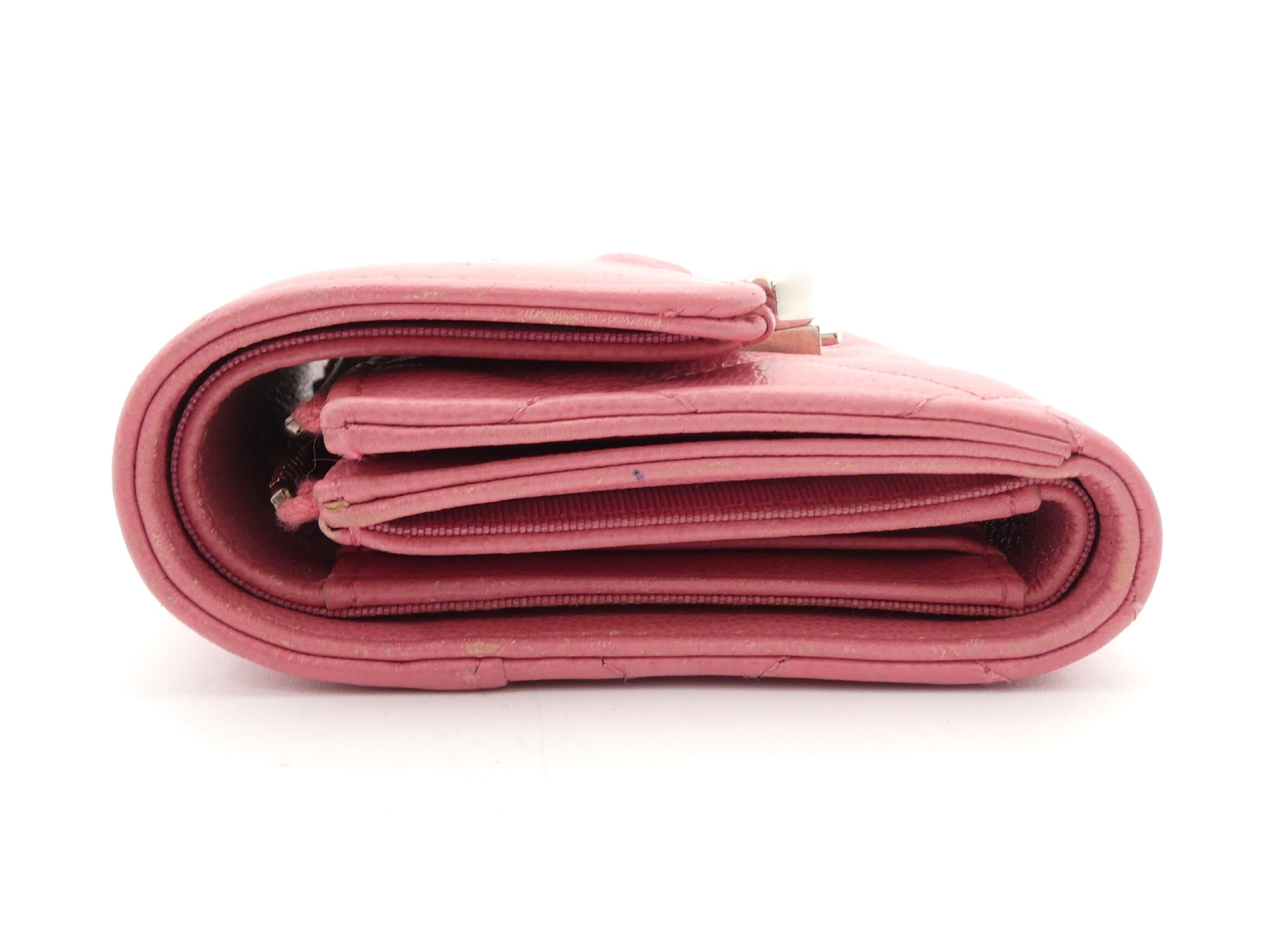 Matelassé Coco Mark Tri-fold Wallet — view 4