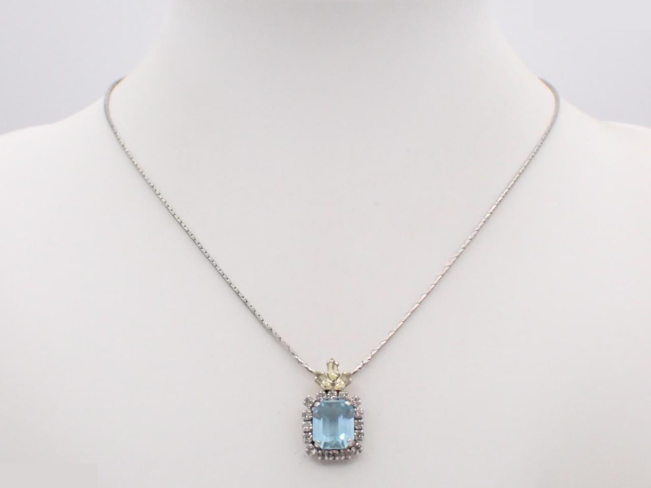 Other lines: Precious metals, necklaces, pendants, chains approximately 45cm long. — view 3