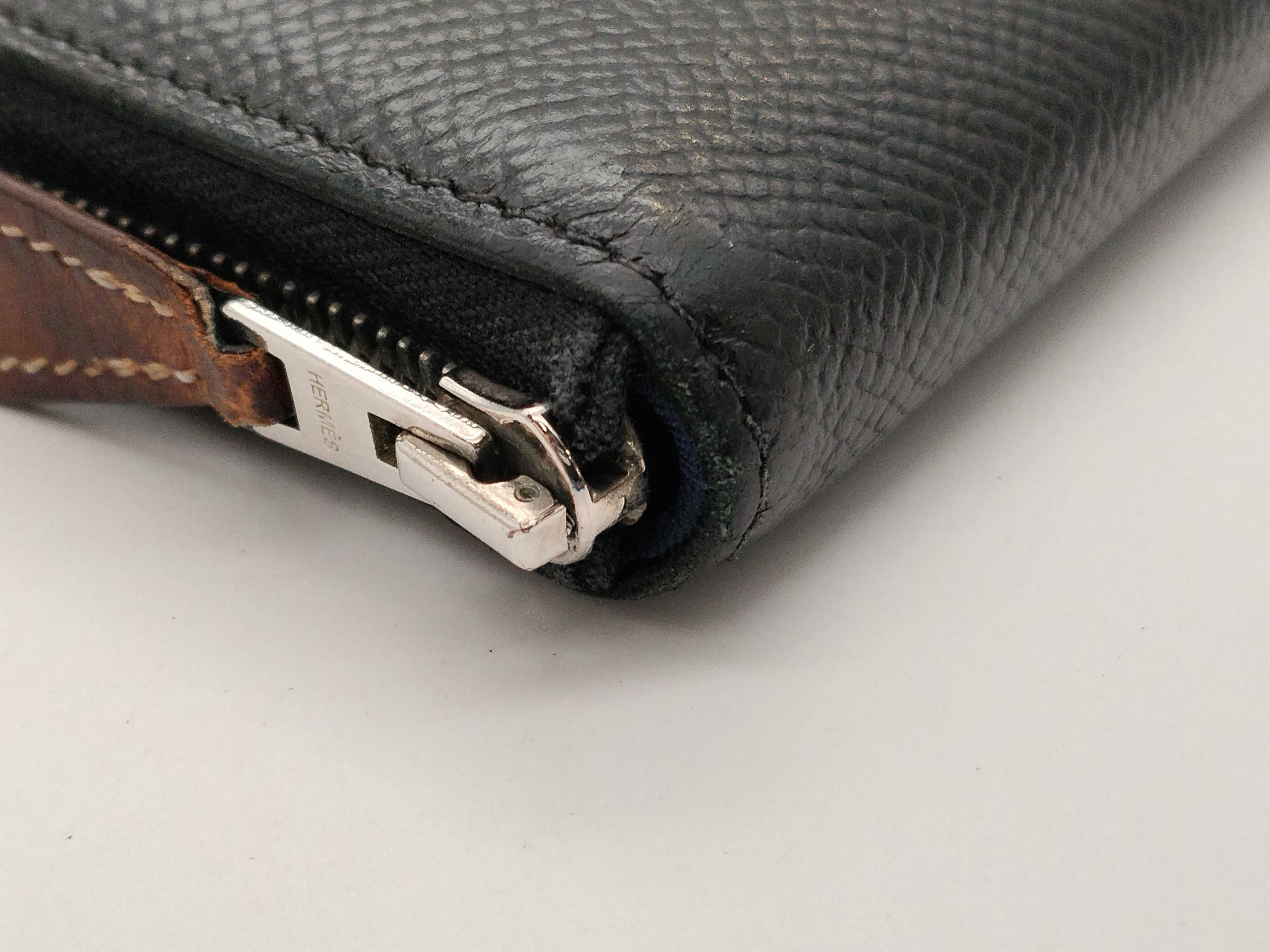 Azap Long Silk In Round Zipper Wallet, A Stamp, Veau Epsom Leather, Black, with Box — view 5