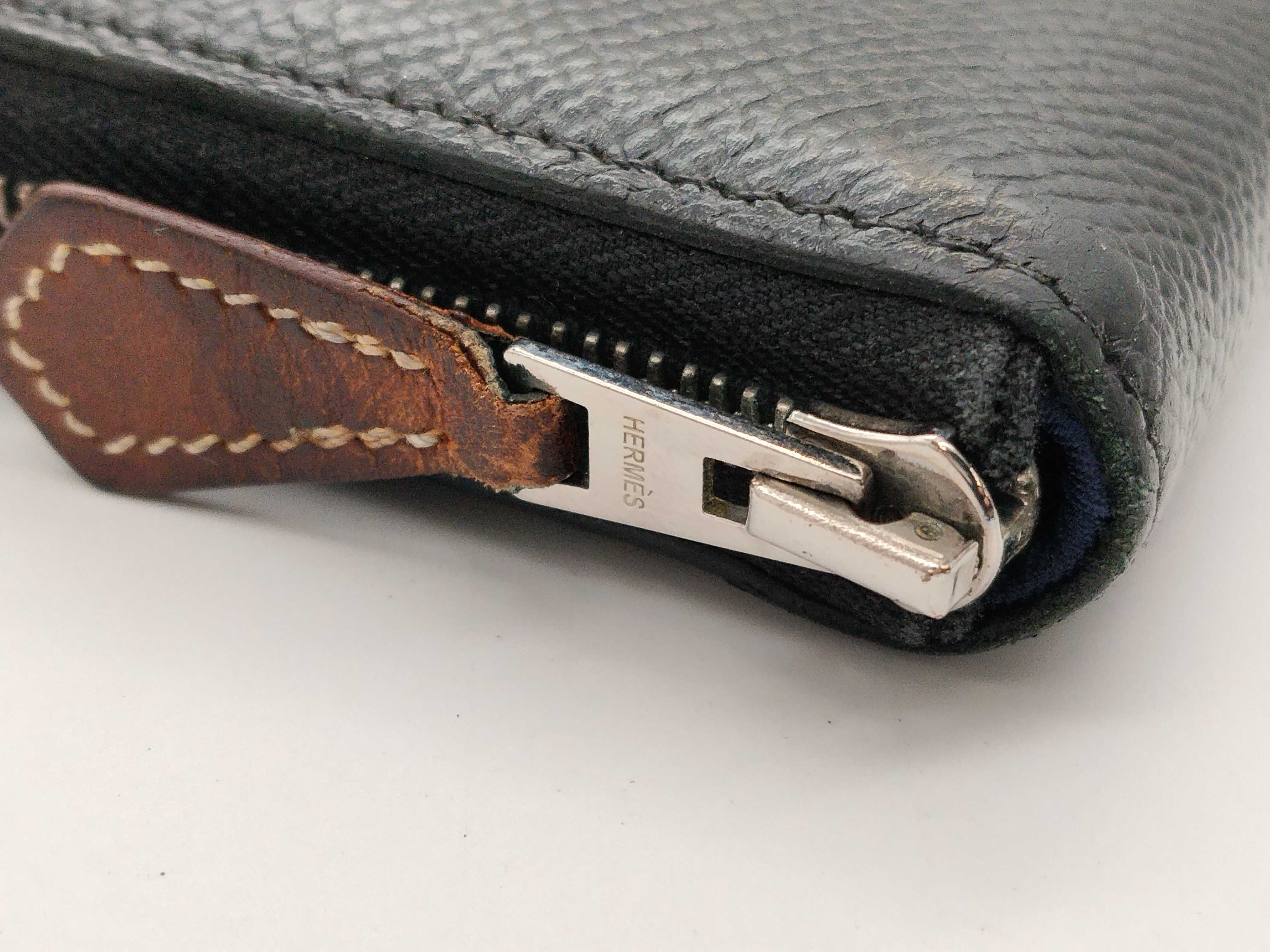 Azap Long Silk In Round Zipper Wallet, A Stamp, Veau Epsom Leather, Black, with Box — view 6