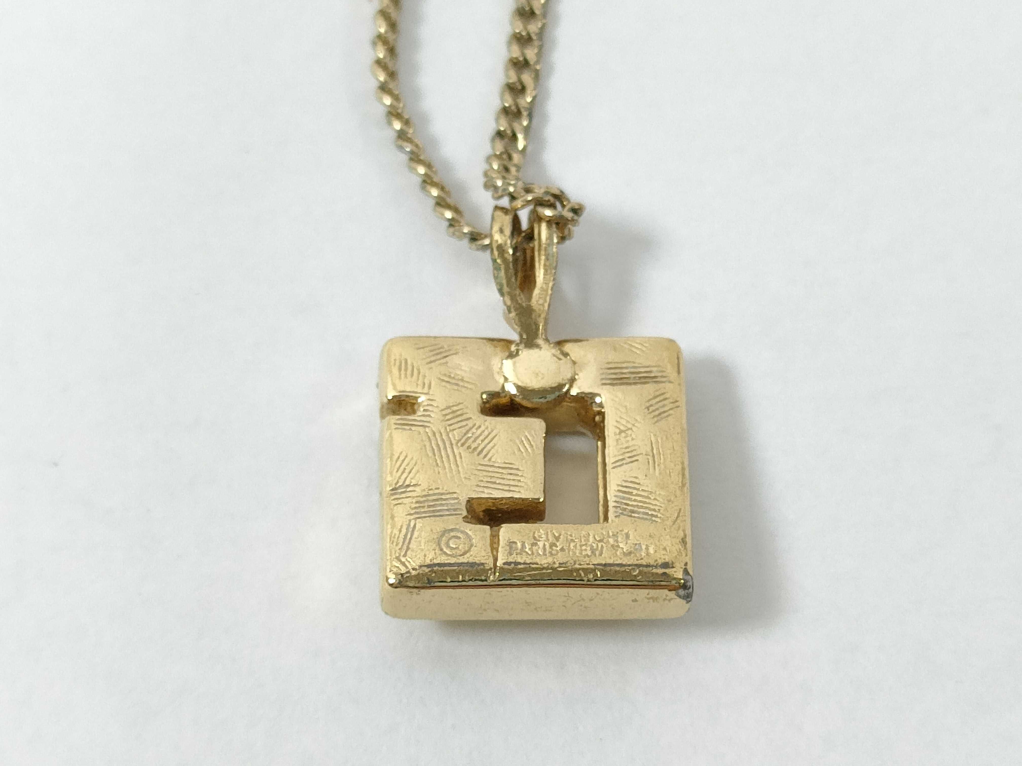 Necklace — view 3