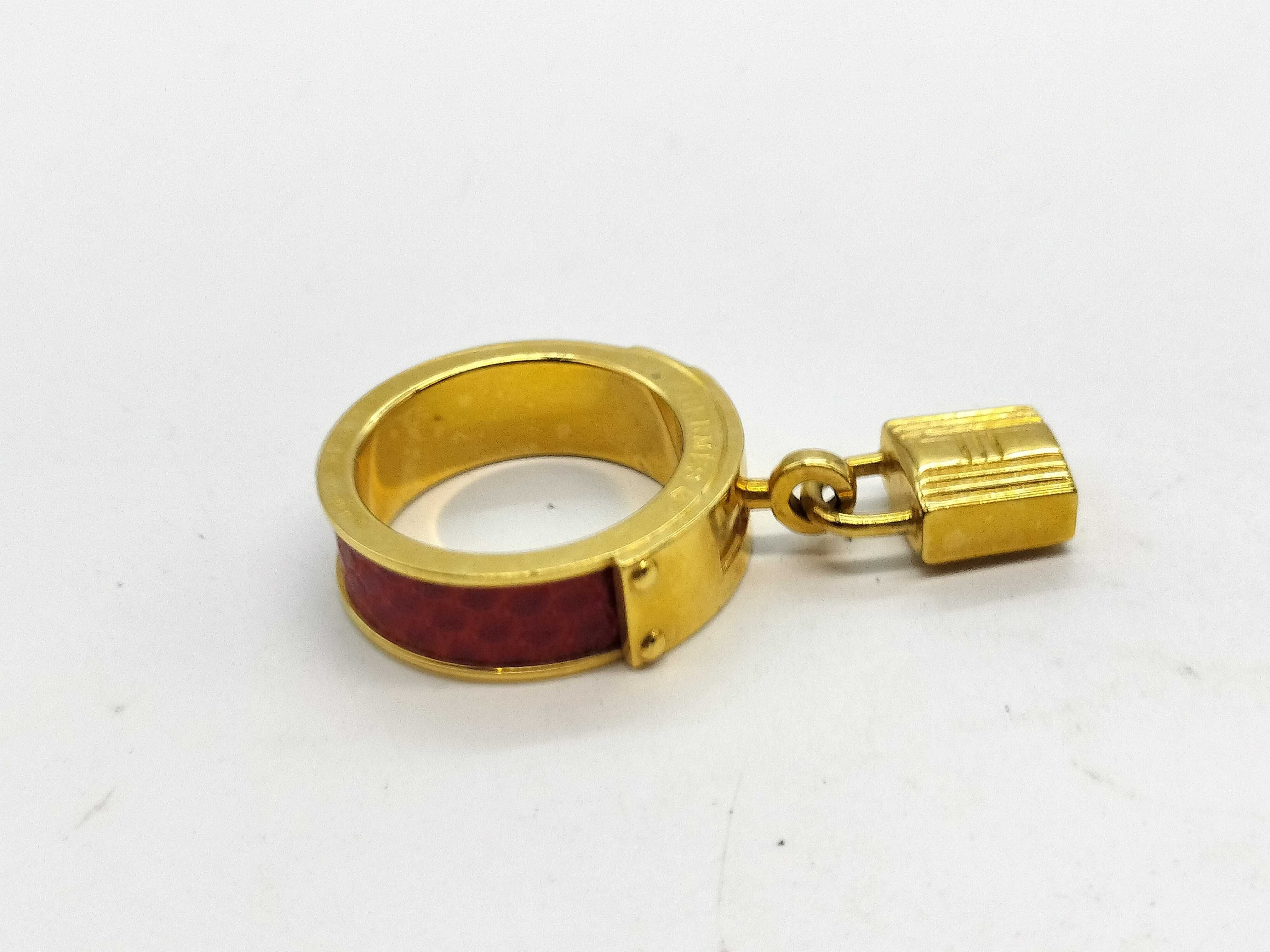 scarf ring, padlock, and other accessories — view 2