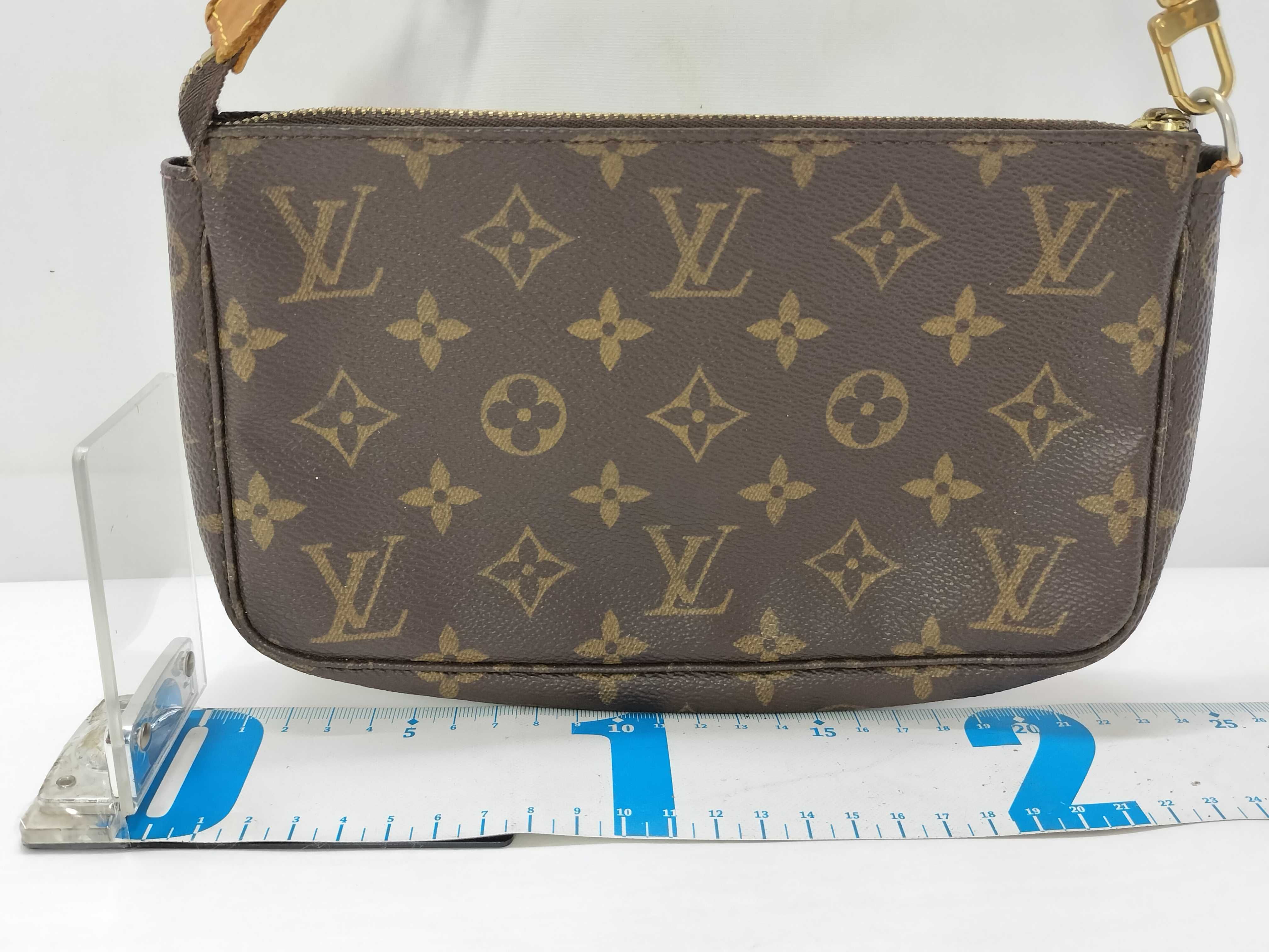 Monogram Louis Vuitton Monogram Accessoires CA0070 Pouch — view 2