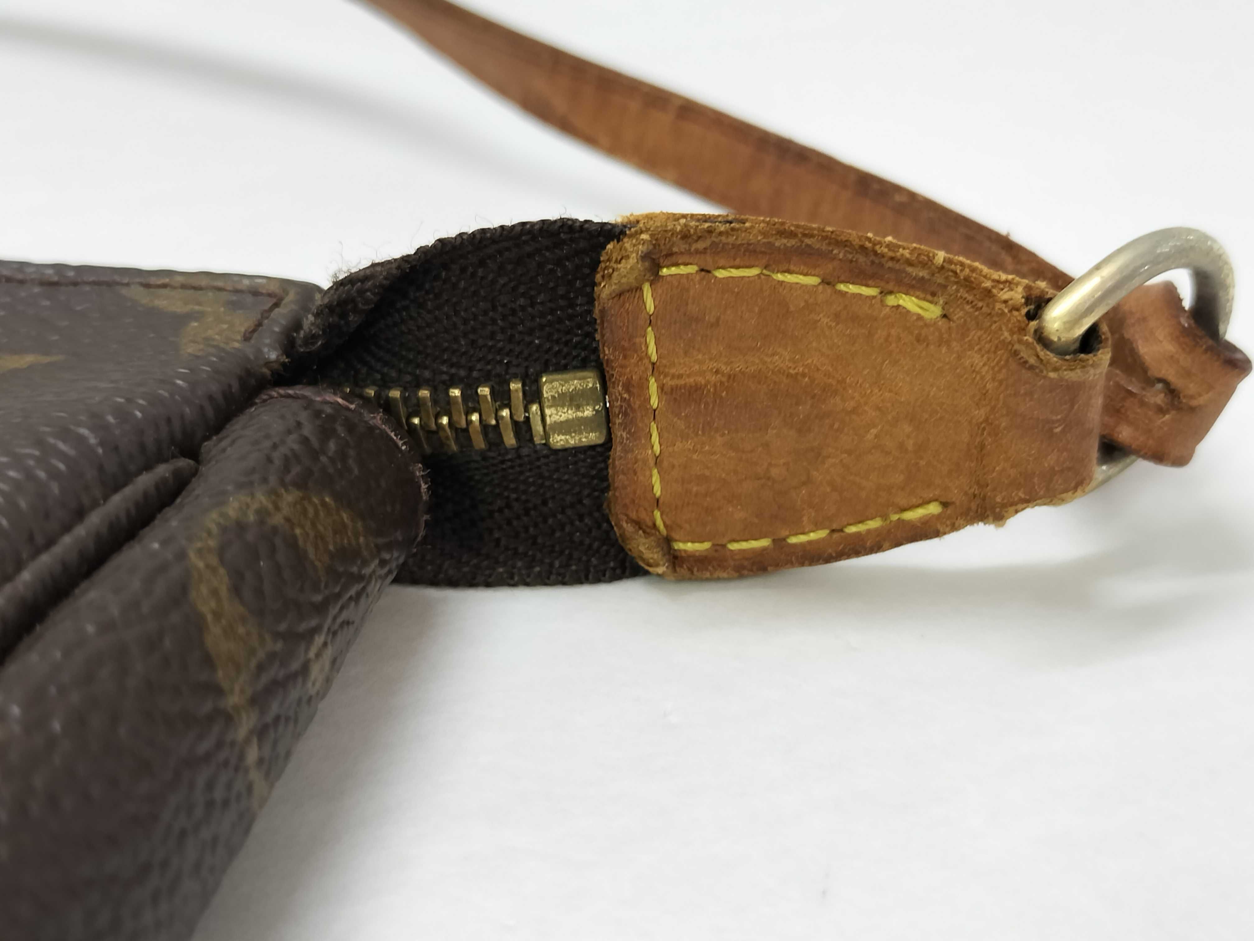 Monogram Louis Vuitton Monogram Accessoires CA0070 Pouch — view 14
