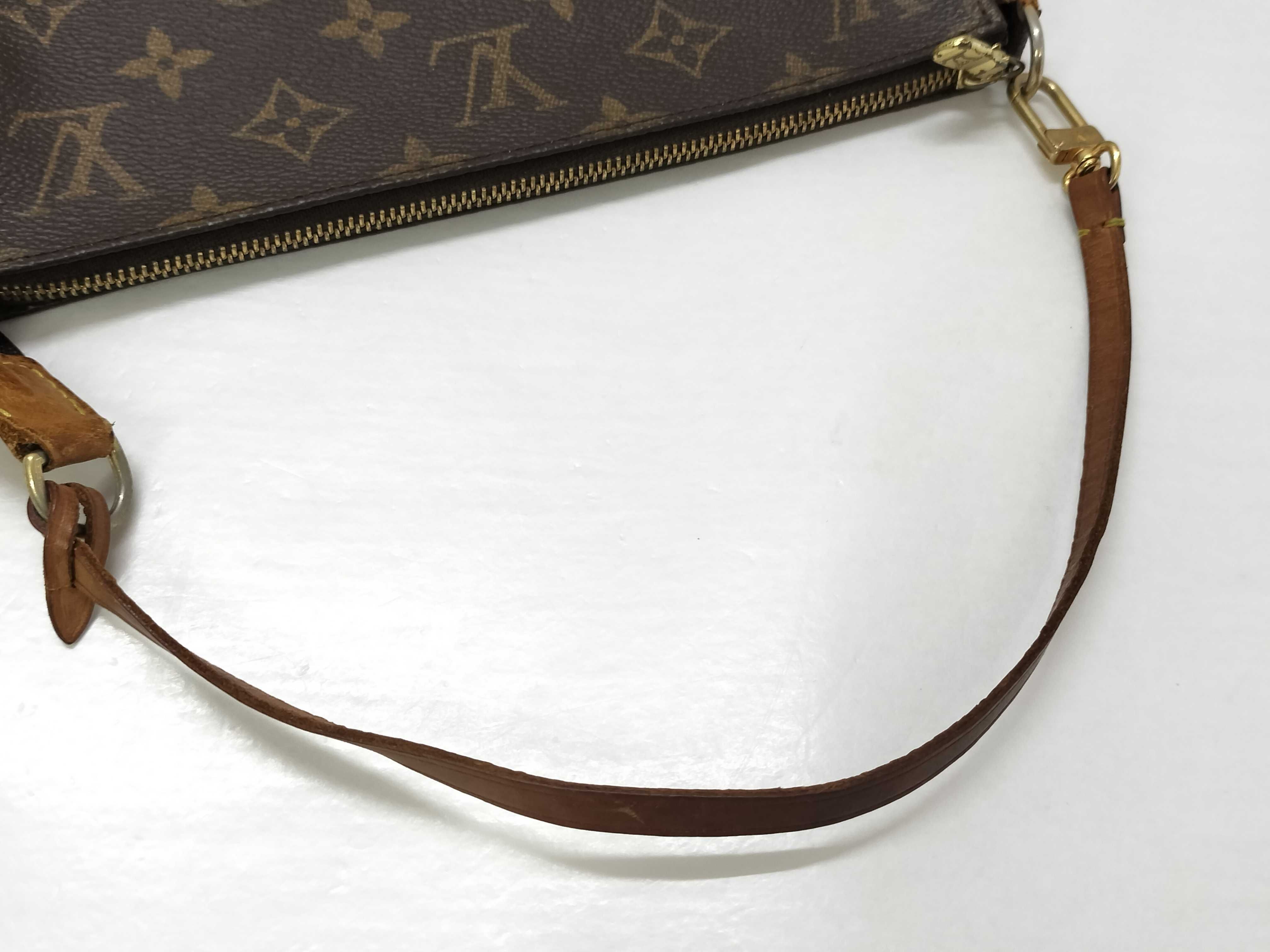 Monogram Louis Vuitton Monogram Accessoires CA0070 Pouch — view 3