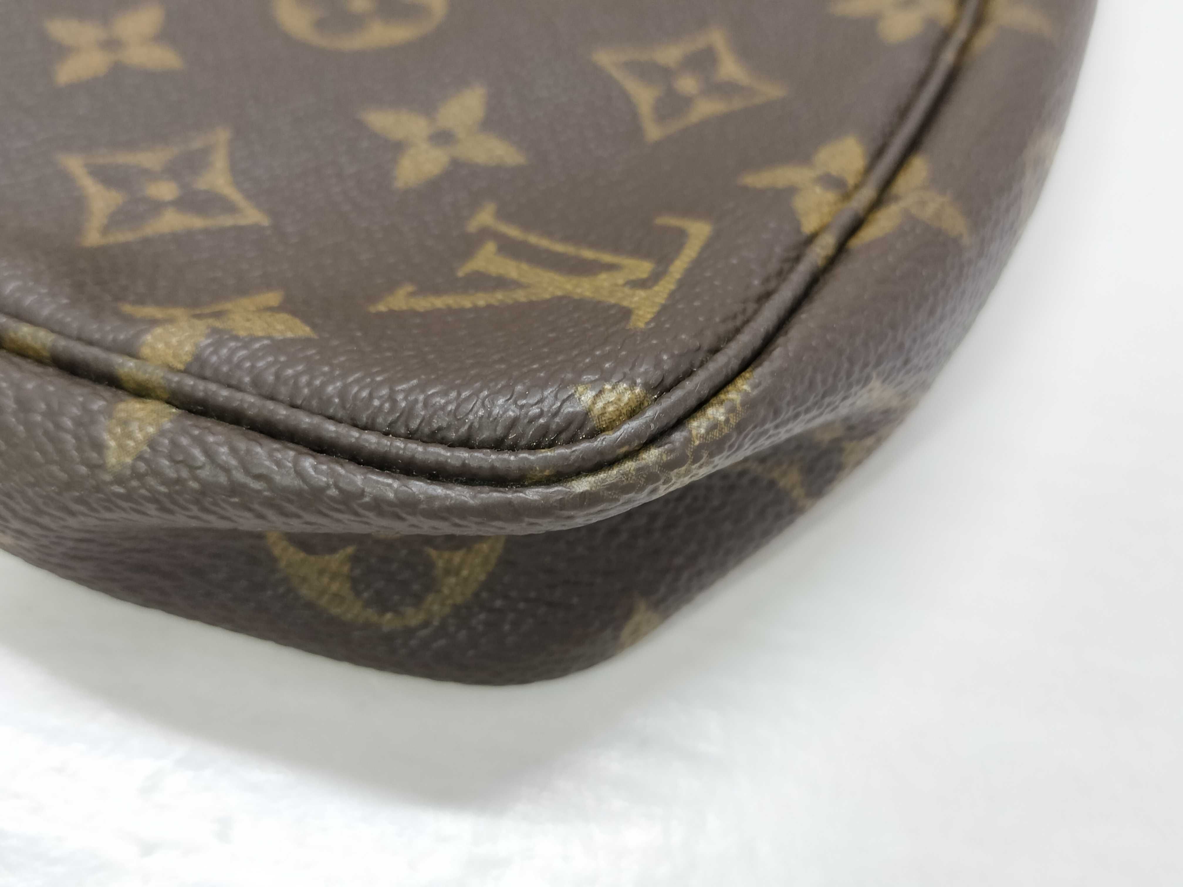 Monogram Louis Vuitton Monogram Accessoires CA0070 Pouch — view 7