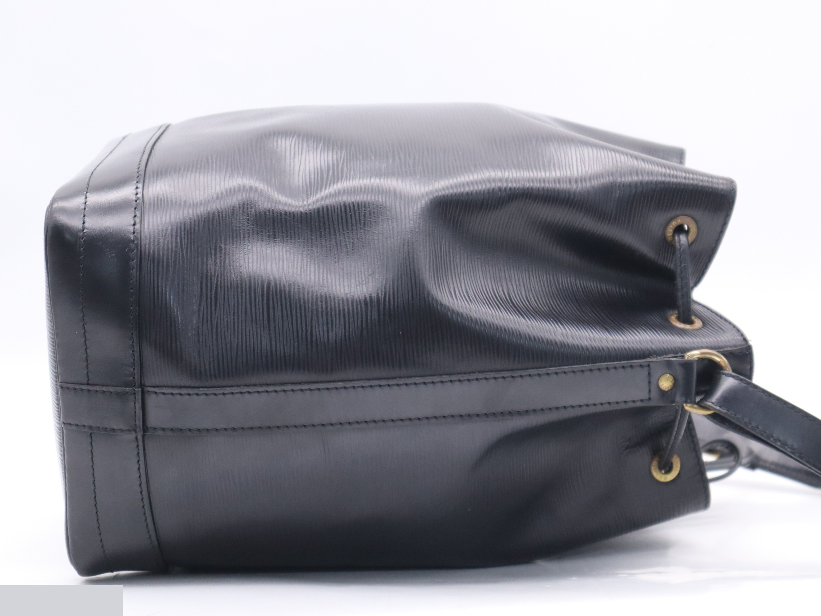 Noé Noir — view 5